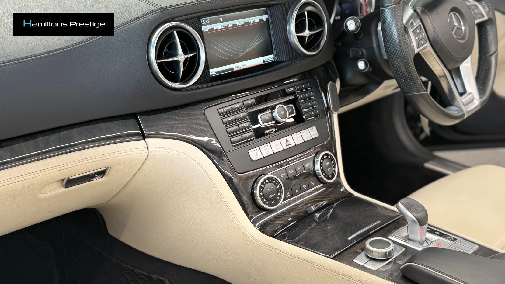 Mercedes-Benz SL 3.0 SL400 AMG Sport Convertible 2dr Petrol G-Tronic Euro 6 (s/s) (333 ps)
