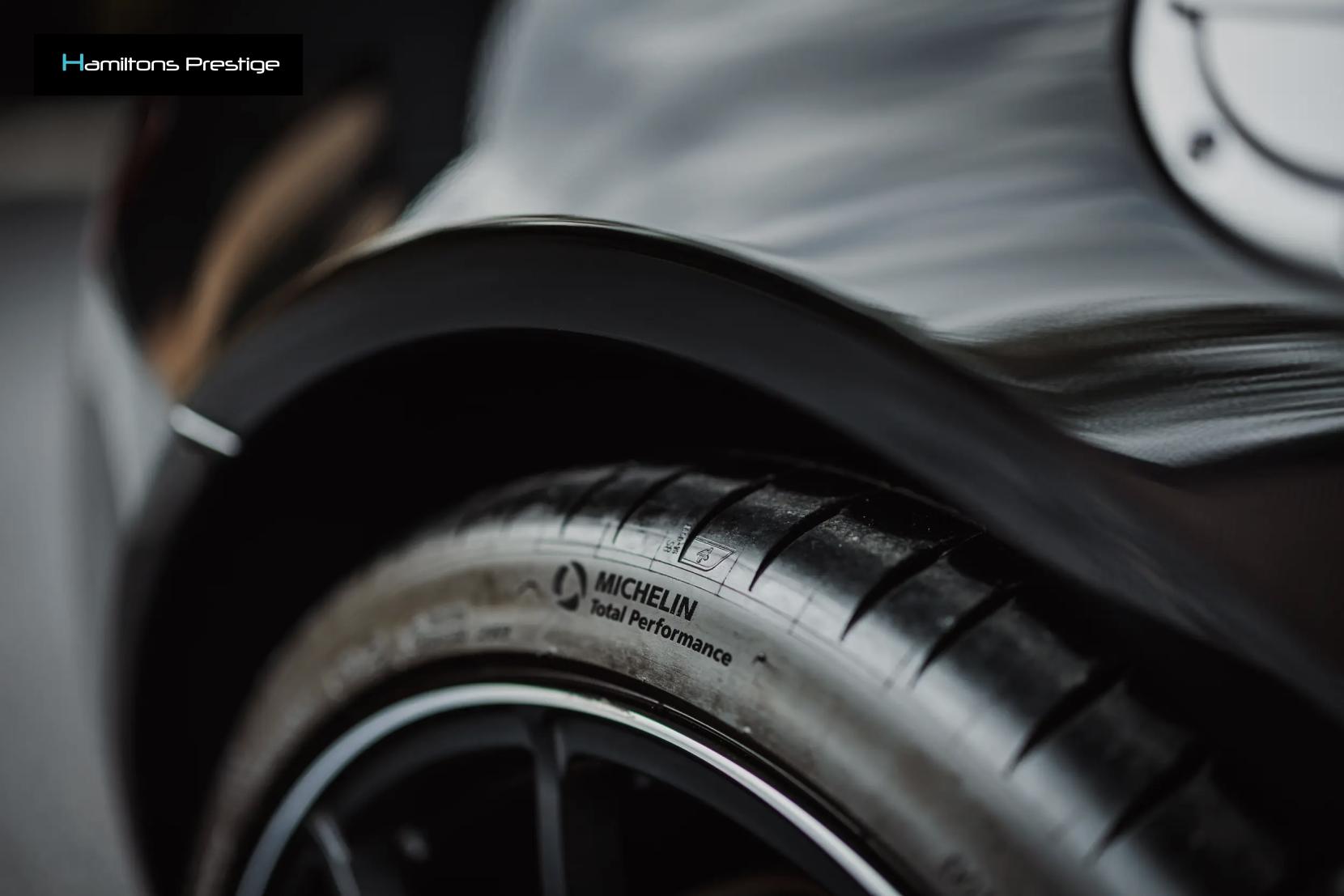 Mercedes-Benz SLS 6.2 63 V8 AMG Roadster 2dr Petrol SpdS DCT Euro 5 (571 ps)