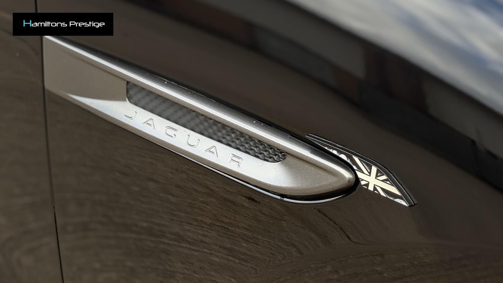 Jaguar F-PACE 2.0 P300 300 Sport SUV 5dr Petrol Auto AWD Euro 6 (s/s) (300 ps)