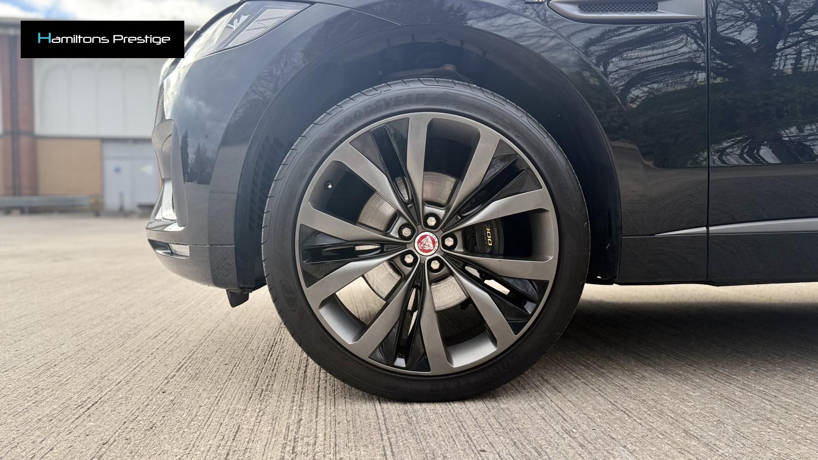 Jaguar F-PACE 2.0 P300 300 Sport SUV 5dr Petrol Auto AWD Euro 6 (s/s) (300 ps)