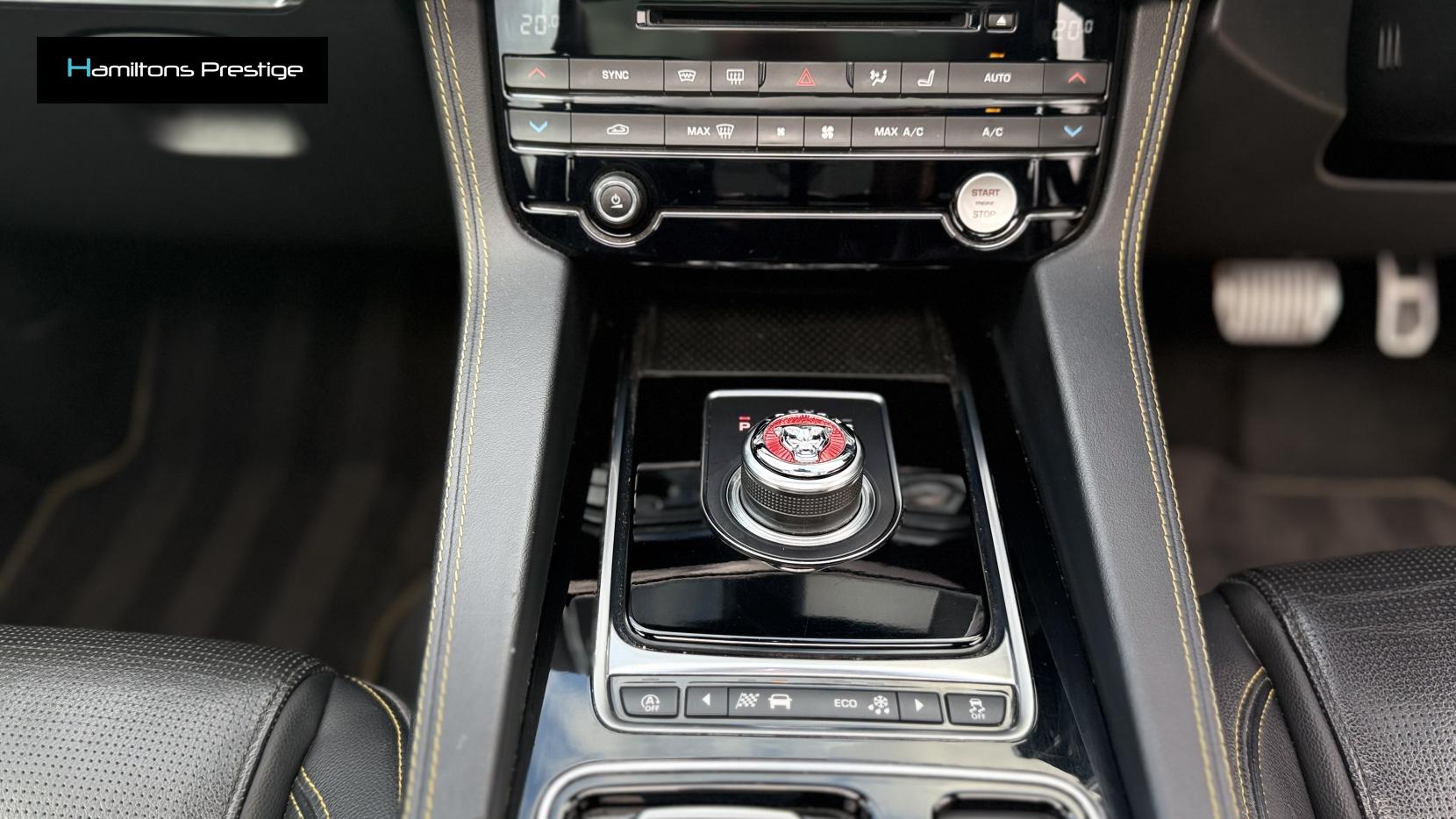 Jaguar F-PACE 2.0 P300 300 Sport SUV 5dr Petrol Auto AWD Euro 6 (s/s) (300 ps)