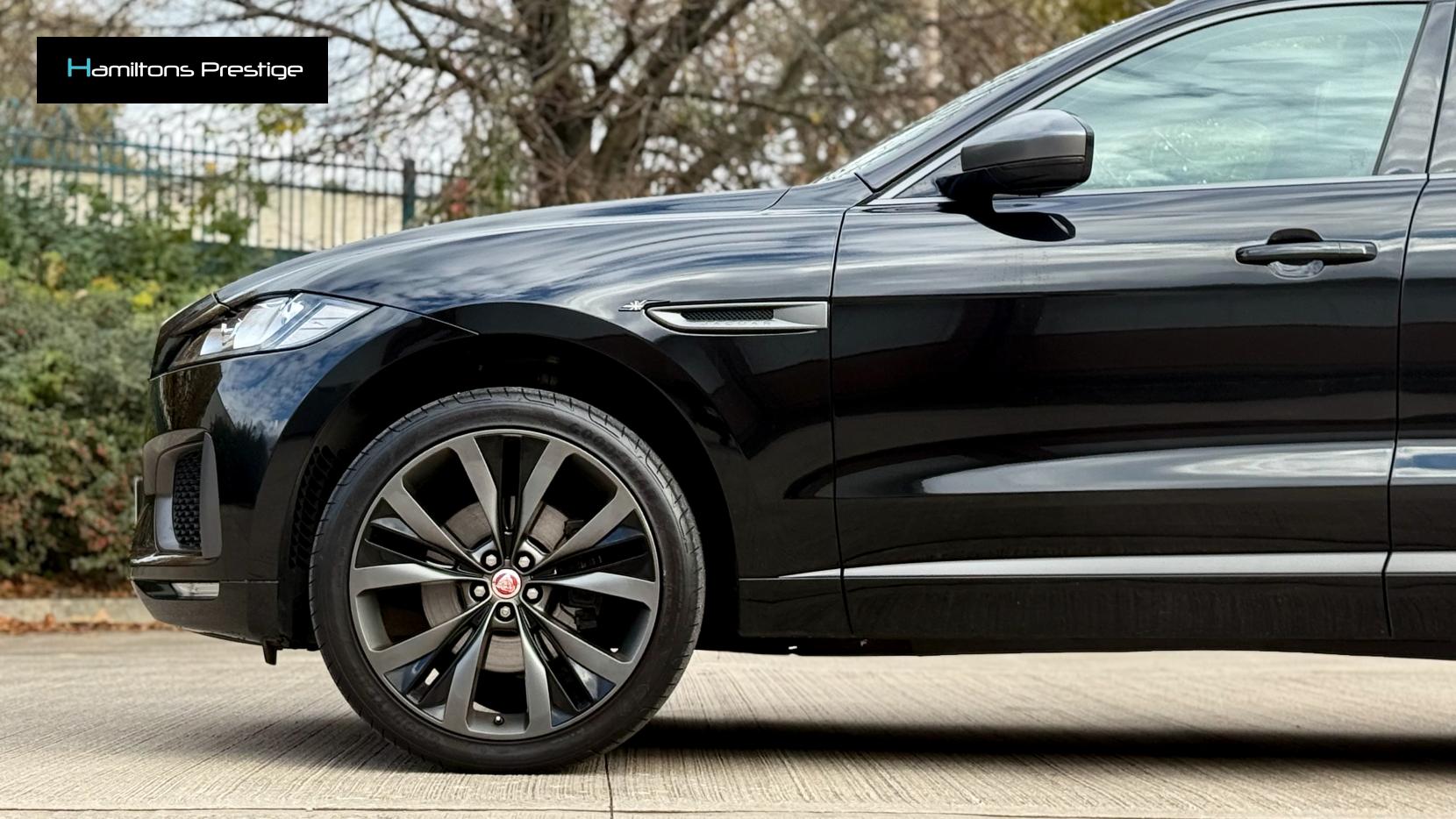 Jaguar F-PACE 2.0 P300 300 Sport SUV 5dr Petrol Auto AWD Euro 6 (s/s) (300 ps)