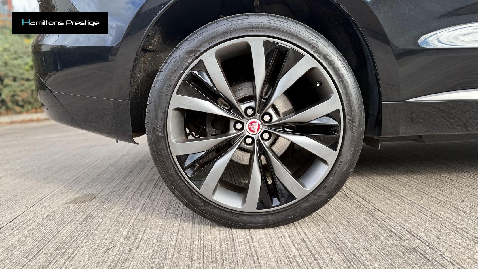 Jaguar F-PACE 2.0 P300 300 Sport SUV 5dr Petrol Auto AWD Euro 6 (s/s) (300 ps)