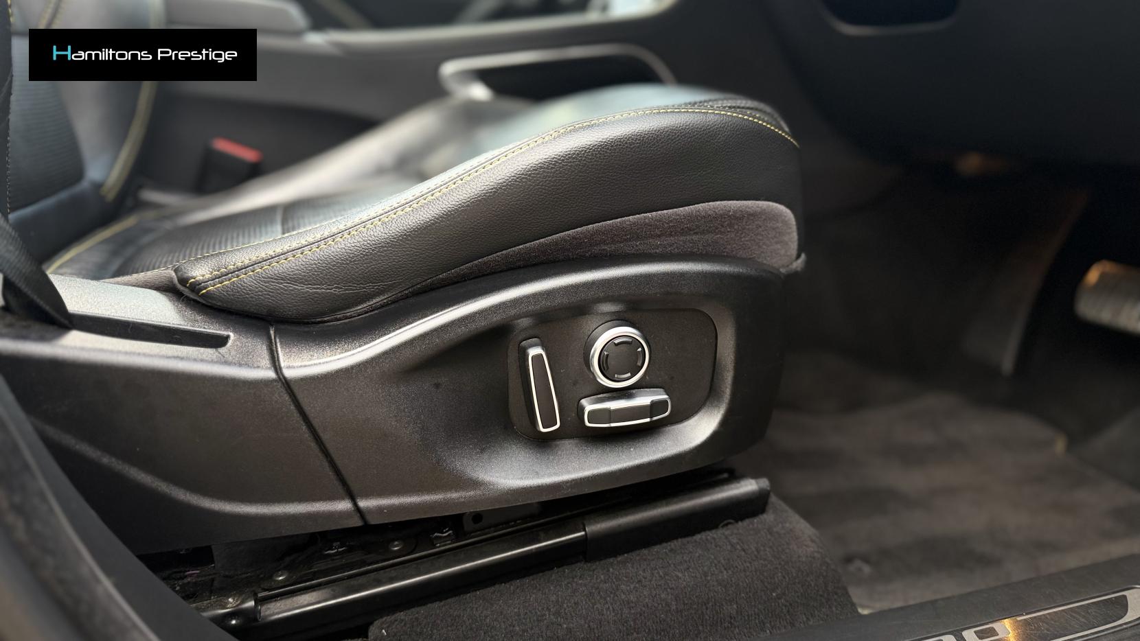 Jaguar F-PACE 2.0 P300 300 Sport SUV 5dr Petrol Auto AWD Euro 6 (s/s) (300 ps)