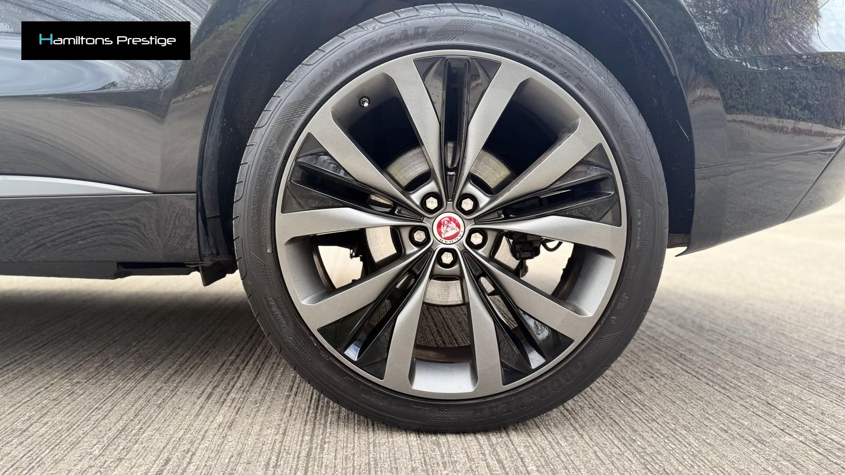 Jaguar F-PACE 2.0 P300 300 Sport SUV 5dr Petrol Auto AWD Euro 6 (s/s) (300 ps)