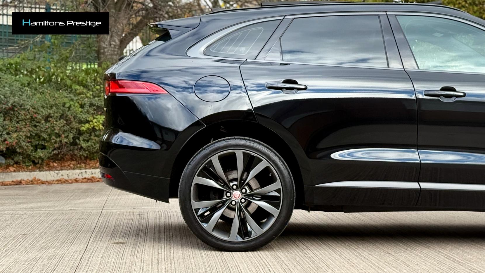 Jaguar F-PACE 2.0 P300 300 Sport SUV 5dr Petrol Auto AWD Euro 6 (s/s) (300 ps)