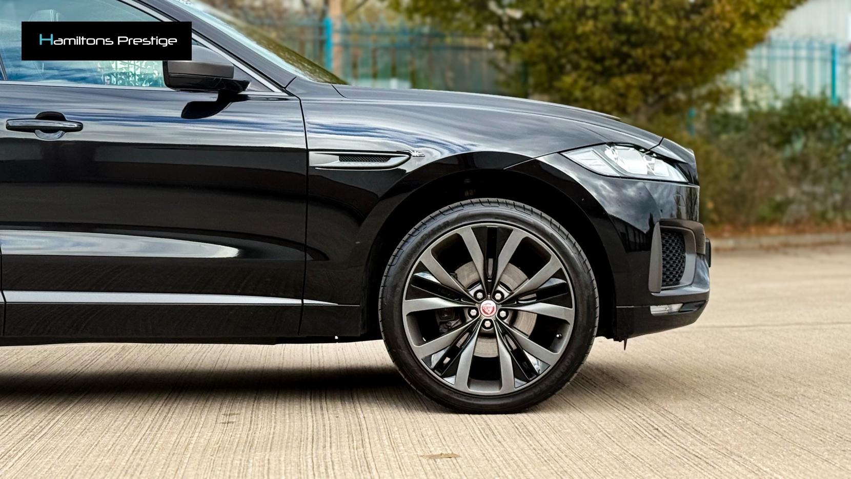 Jaguar F-PACE 2.0 P300 300 Sport SUV 5dr Petrol Auto AWD Euro 6 (s/s) (300 ps)