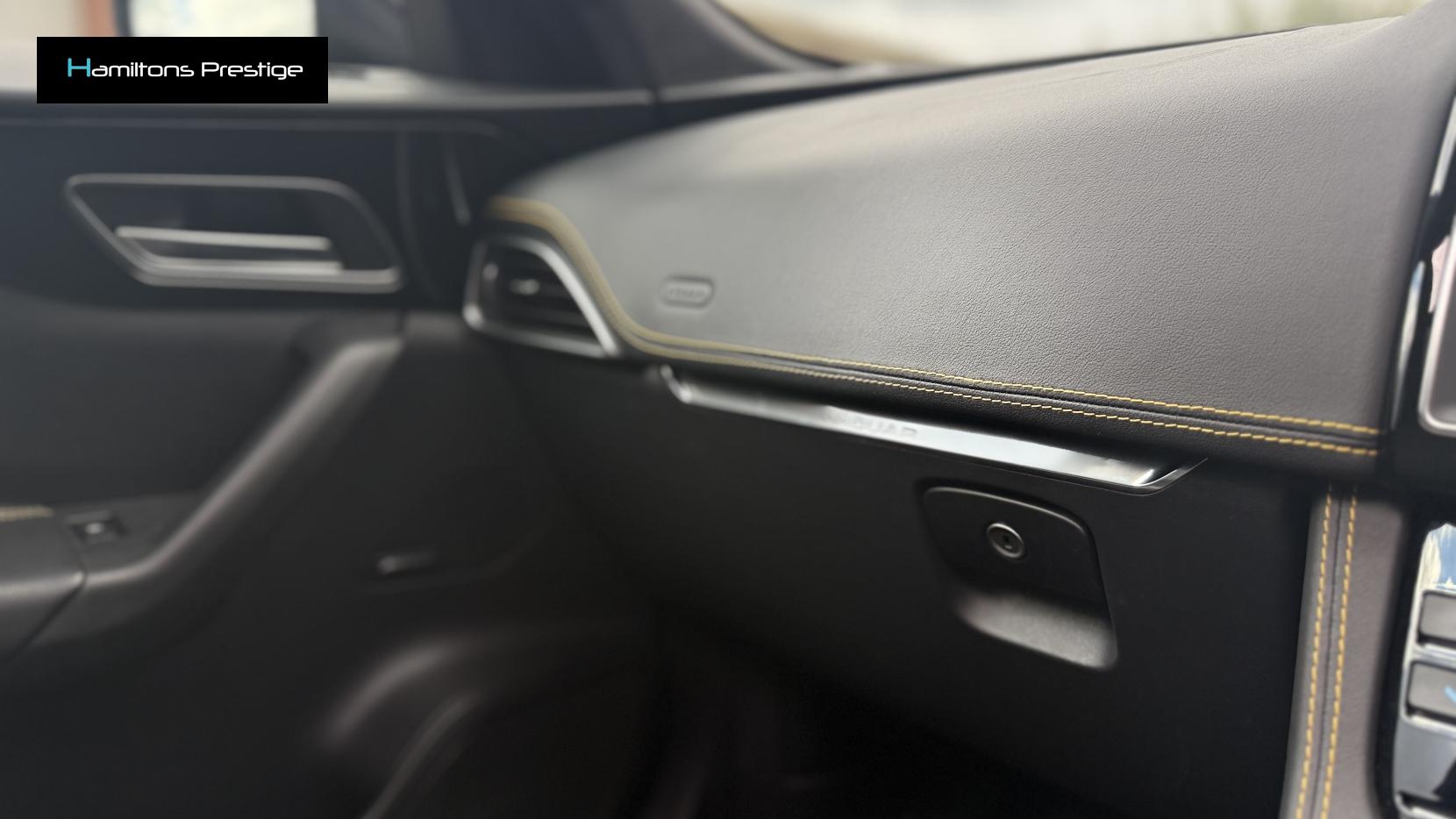 Jaguar F-PACE 2.0 P300 300 Sport SUV 5dr Petrol Auto AWD Euro 6 (s/s) (300 ps)