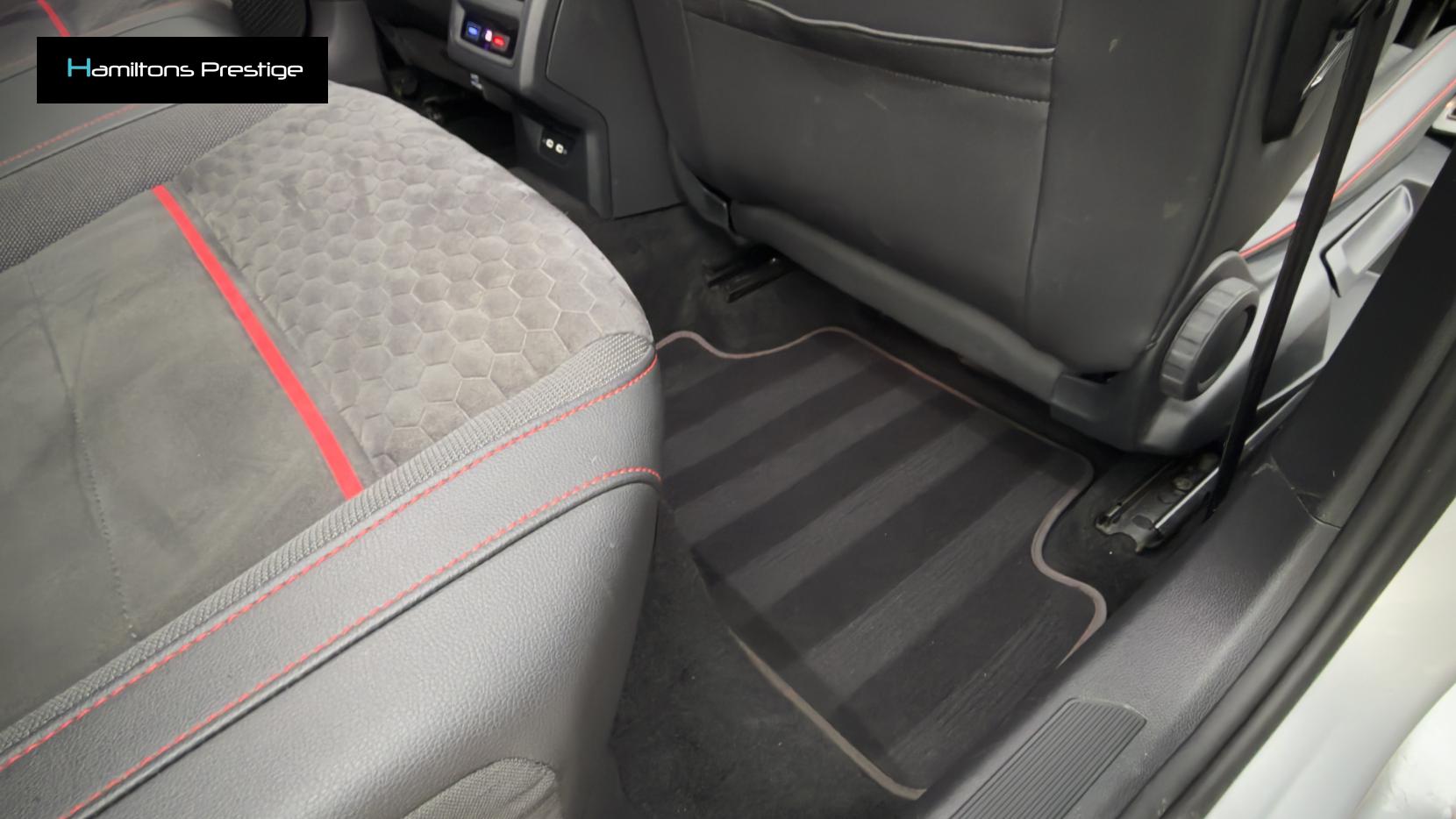 Volkswagen Golf 2.0 TSI GTI Clubsport Hatchback 5dr Petrol DSG Euro 6 (s/s) (300 ps)