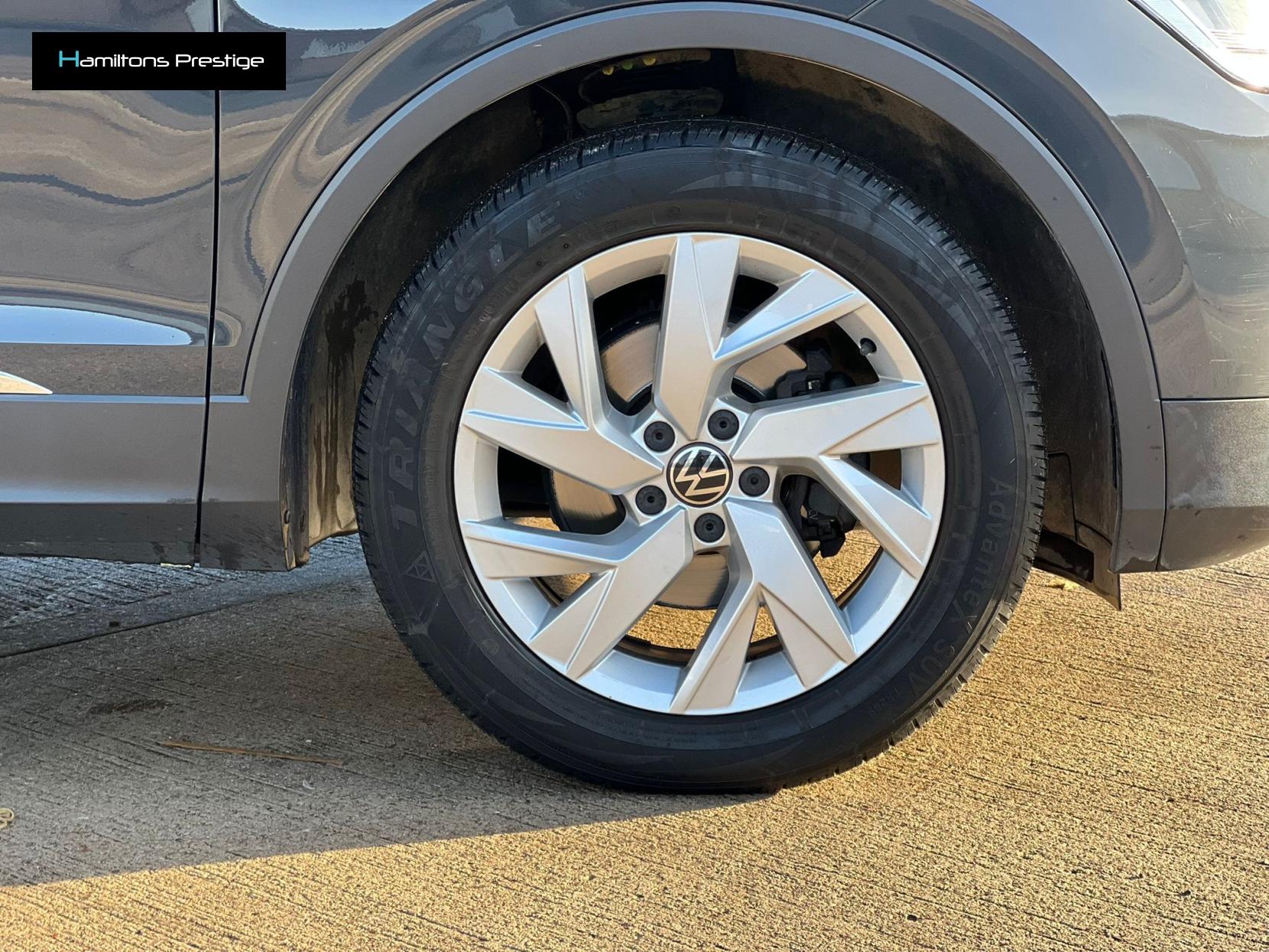 Volkswagen Tiguan 1.5 TSI Life SUV 5dr Petrol DSG Euro 6 (s/s) (150 ps)