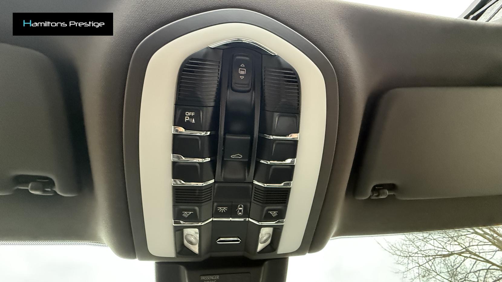 Porsche Macan 3.0 TD V6 S SUV 5dr Diesel PDK 4WD Euro 6 (s/s) (258 ps)