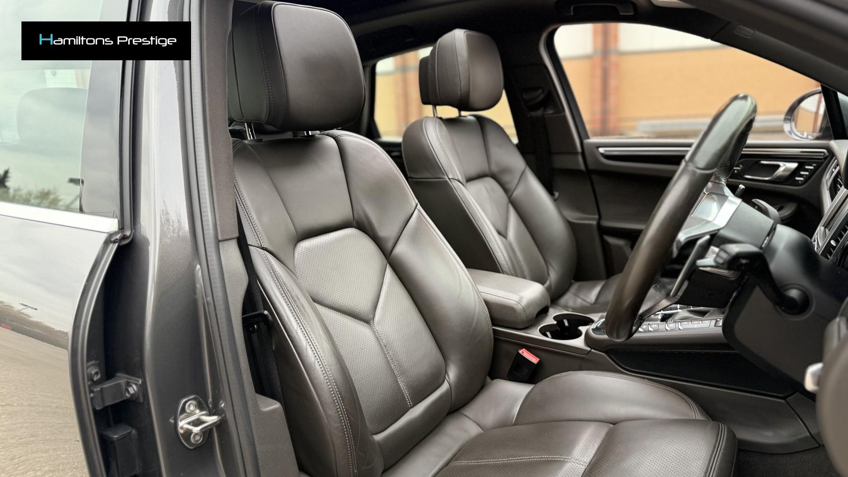 Porsche Macan 3.0 TD V6 S SUV 5dr Diesel PDK 4WD Euro 6 (s/s) (258 ps)