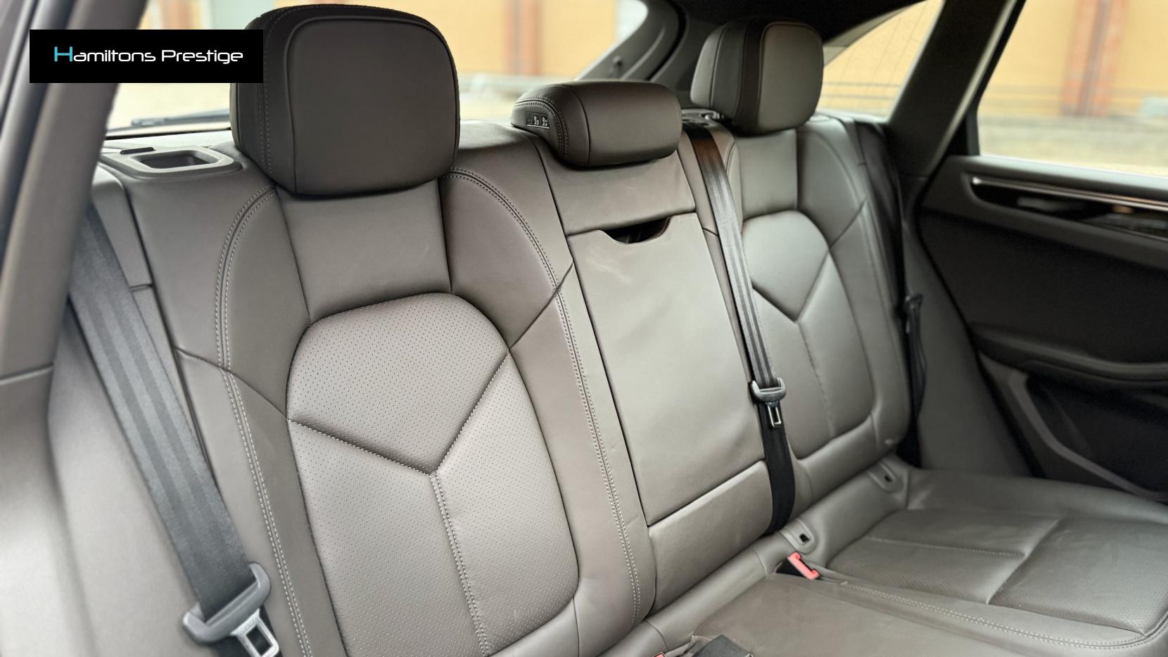 Porsche Macan 3.0 TD V6 S SUV 5dr Diesel PDK 4WD Euro 6 (s/s) (258 ps)