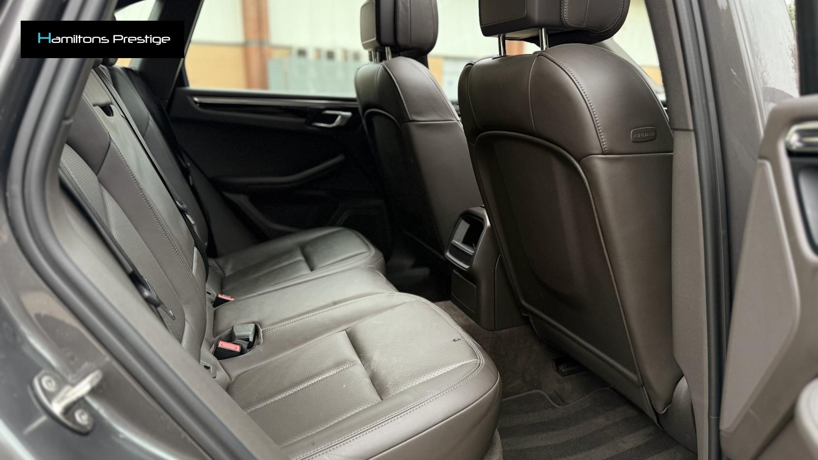 Porsche Macan 3.0 TD V6 S SUV 5dr Diesel PDK 4WD Euro 6 (s/s) (258 ps)