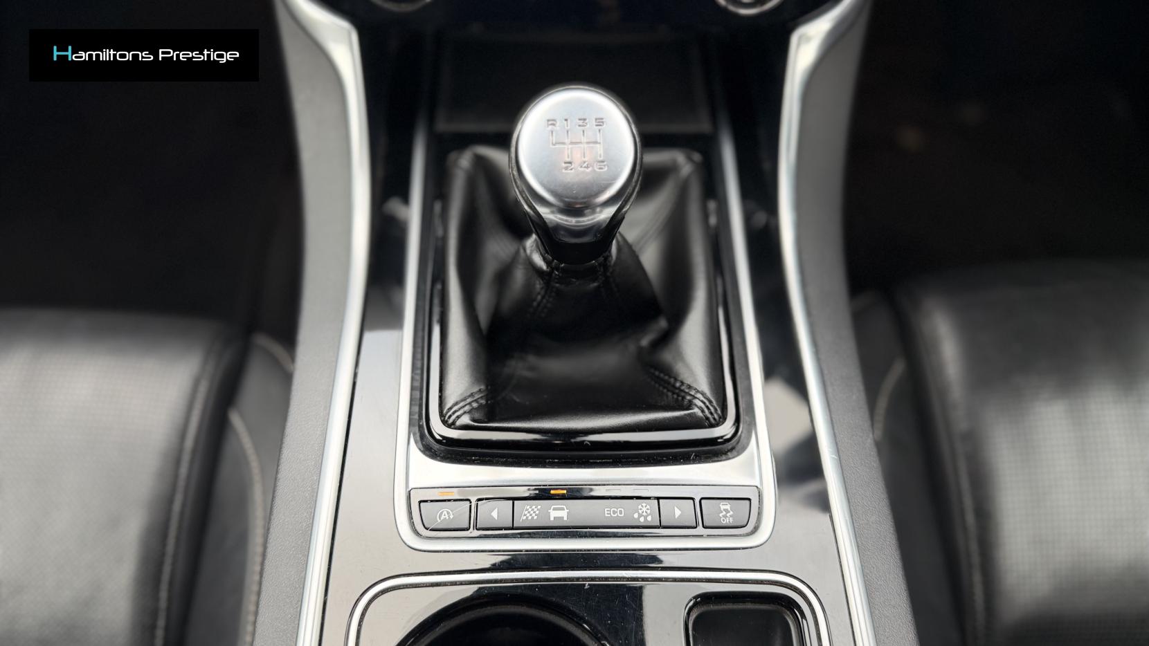 Jaguar XE 2.0d R-Sport Saloon 4dr Diesel Manual Euro 6 (s/s) (180 ps)