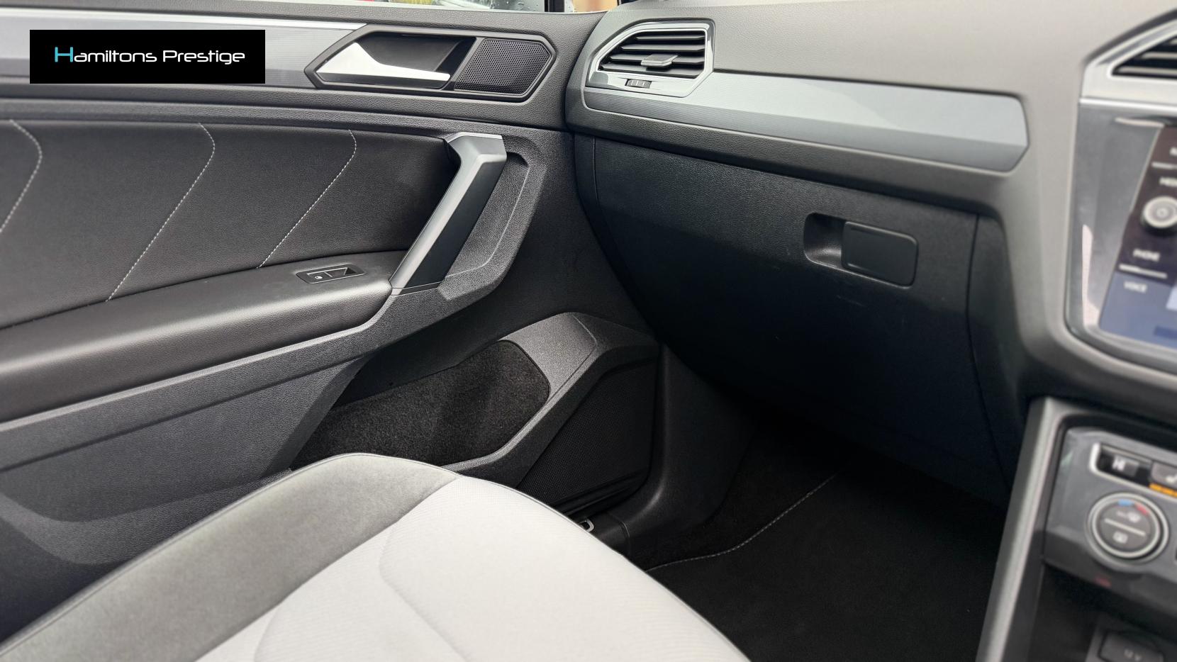 Volkswagen Tiguan 2.0 TDI R-Line Tech SUV 5dr Diesel DSG 4Motion Euro 6 (s/s) (190 ps)