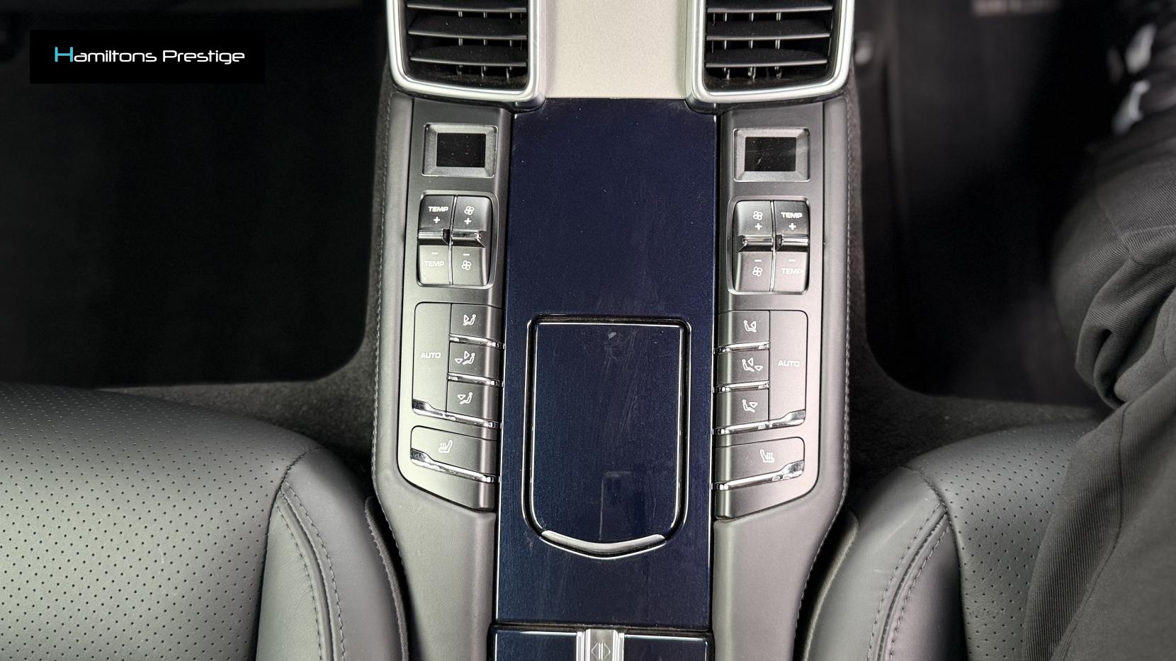Porsche Panamera 3.0 V6 E-Hybrid S Hatchback 5dr Petrol Plug-in Hybrid TiptronicS Euro 6 (s/s) (416 ps)