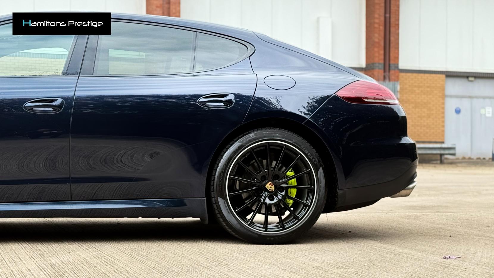 Porsche Panamera 3.0 V6 E-Hybrid S Hatchback 5dr Petrol Plug-in Hybrid TiptronicS Euro 6 (s/s) (416 ps)