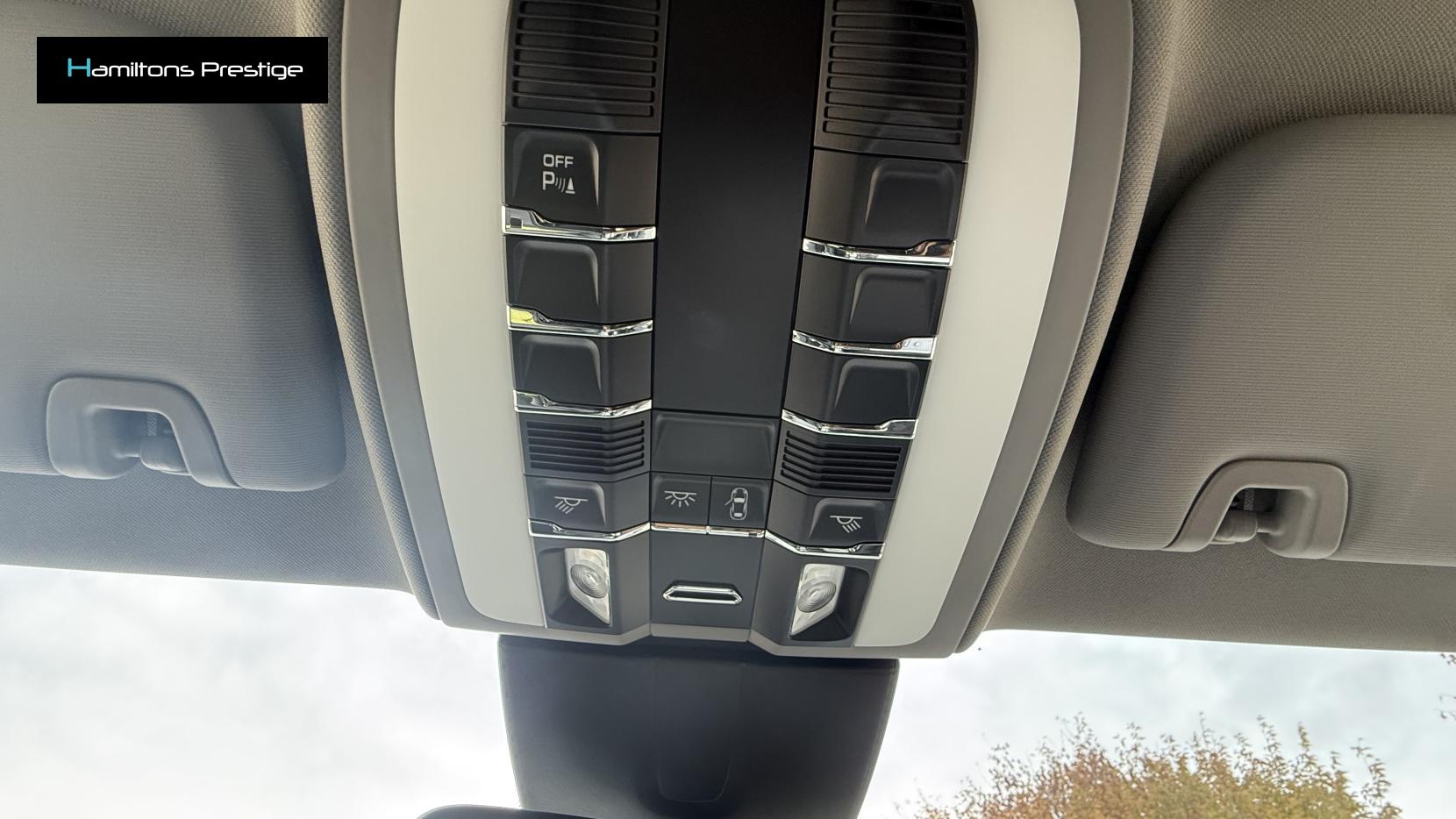 Porsche Panamera 3.0 V6 E-Hybrid S Hatchback 5dr Petrol Plug-in Hybrid TiptronicS Euro 6 (s/s) (416 ps)