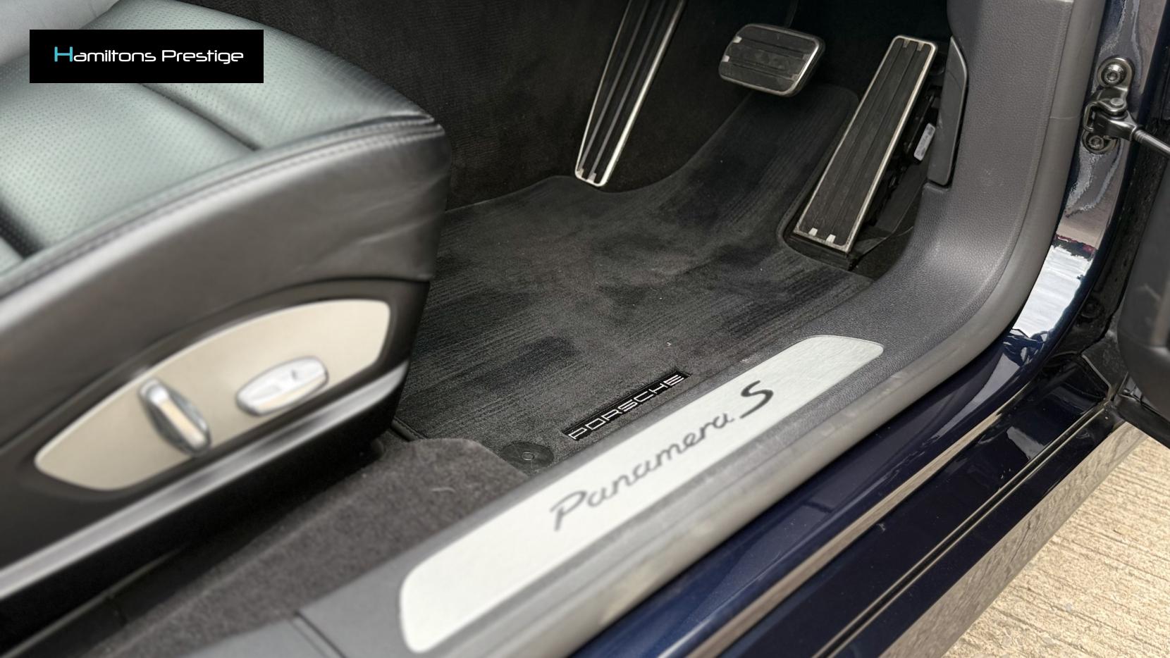 Porsche Panamera 3.0 V6 E-Hybrid S Hatchback 5dr Petrol Plug-in Hybrid TiptronicS Euro 6 (s/s) (416 ps)