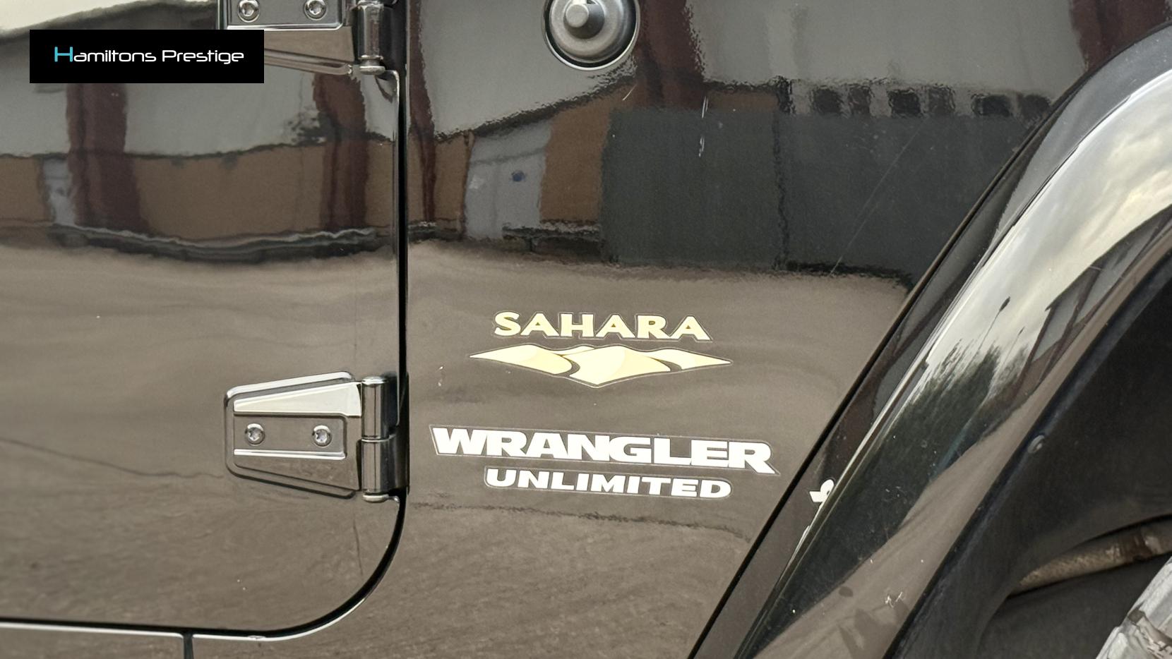 Jeep Wrangler 2.8 CRD Sahara SUV 4dr Diesel Auto 4WD Euro 5 (197 bhp)