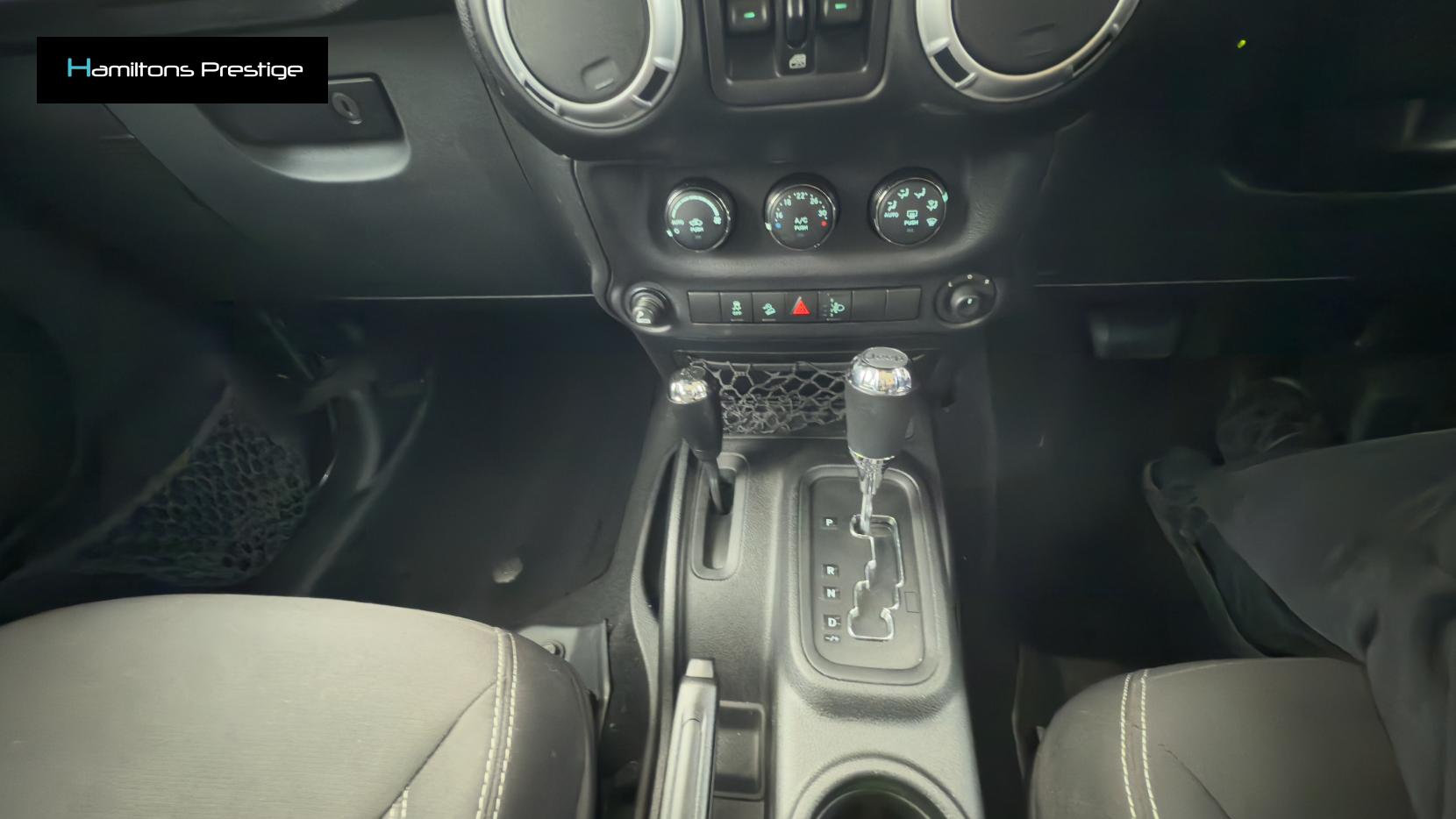 Jeep Wrangler 2.8 CRD Sahara SUV 4dr Diesel Auto 4WD Euro 5 (197 bhp)