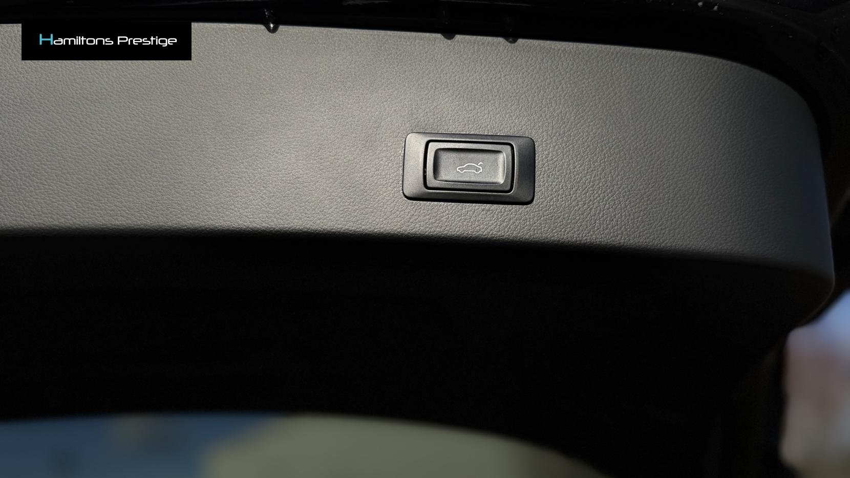 Audi RS6 Avant 4.0 TFSI V8 Estate 5dr Petrol Tiptronic quattro Euro 5 (s/s) (560 ps)