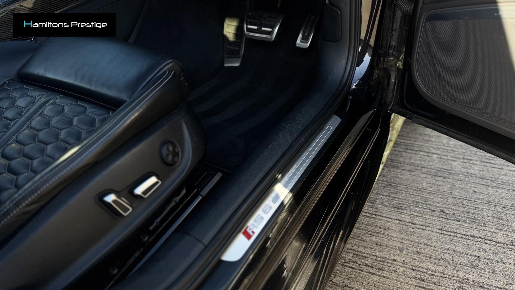 Audi RS6 Avant 4.0 TFSI V8 Estate 5dr Petrol Tiptronic quattro Euro 5 (s/s) (560 ps)