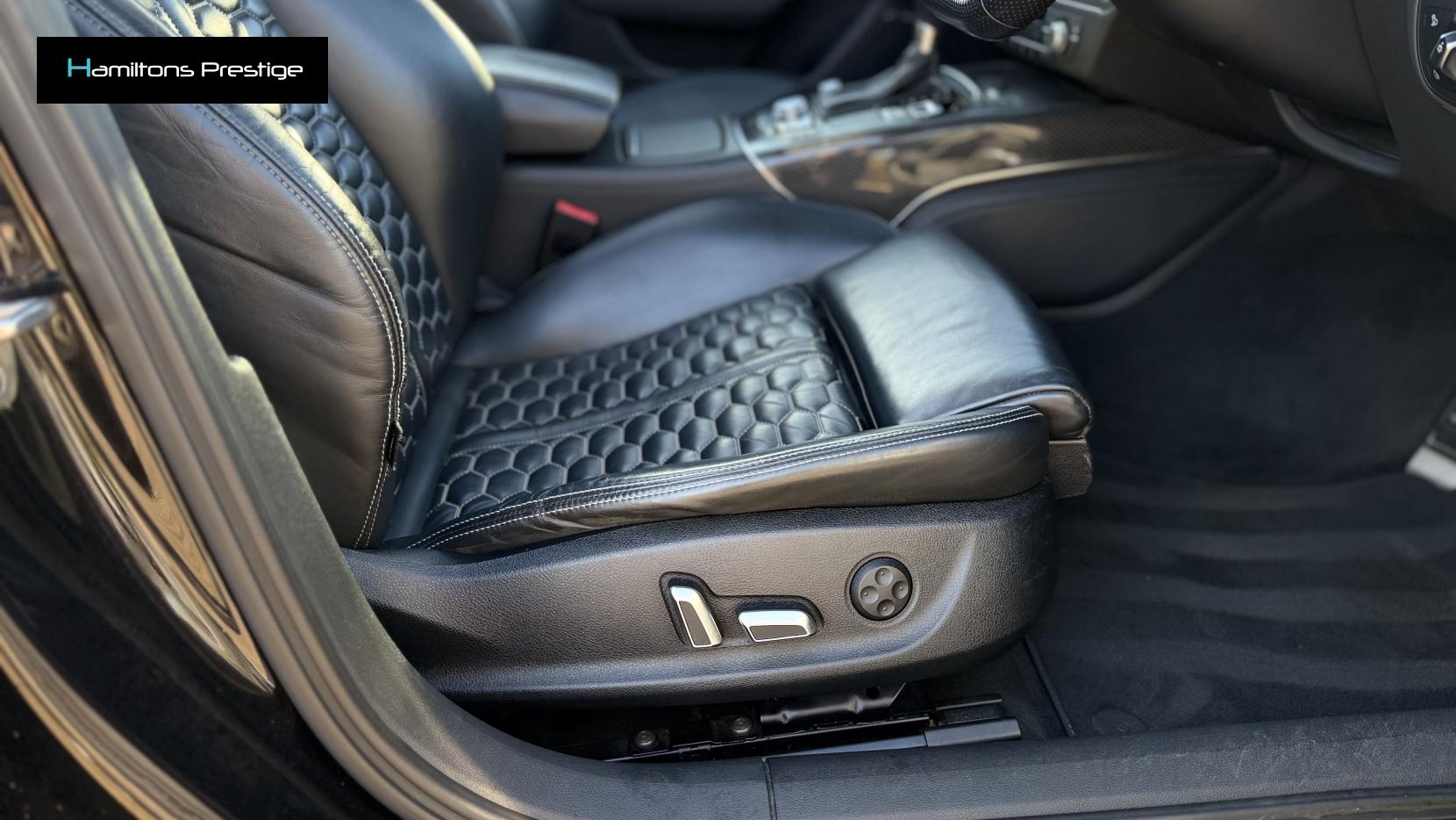 Audi RS6 Avant 4.0 TFSI V8 Estate 5dr Petrol Tiptronic quattro Euro 5 (s/s) (560 ps)