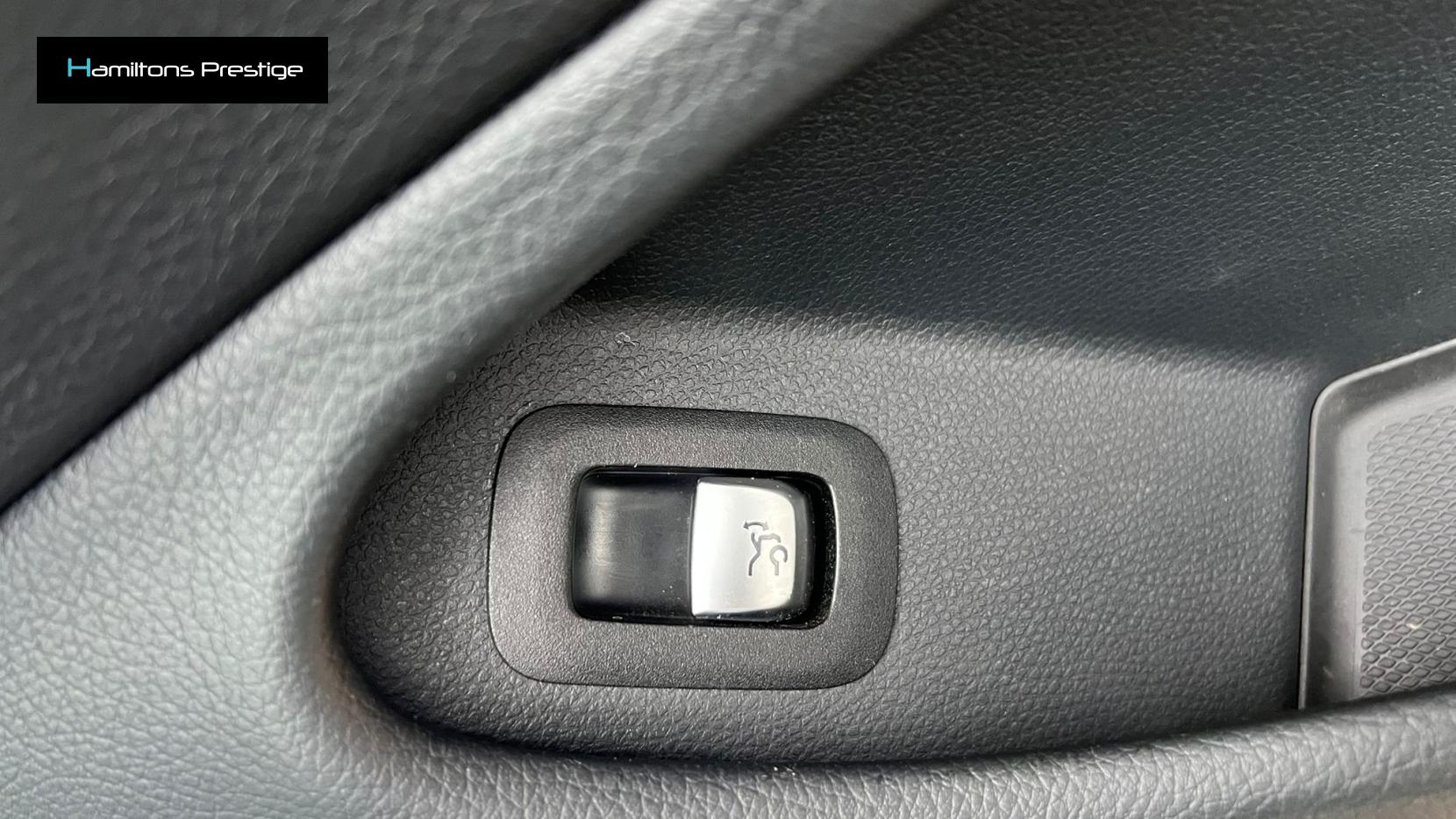 Mercedes-Benz C Class 2.1 C250d AMG Line (Premium Plus) Coupe 2dr Diesel G-Tronic+ Euro 6 (s/s) (204 ps)