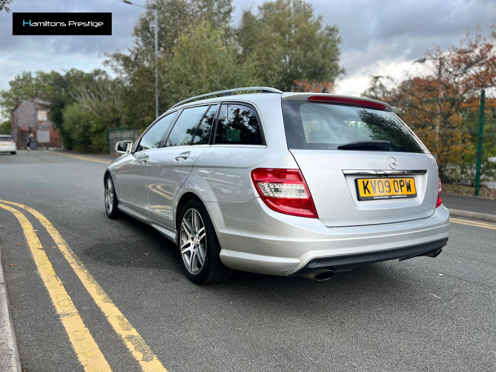 Mercedes-Benz C Class 3.0 C320 CDI V6 Sport Estate 5dr Diesel G-Tronic Euro 4 (224 ps)