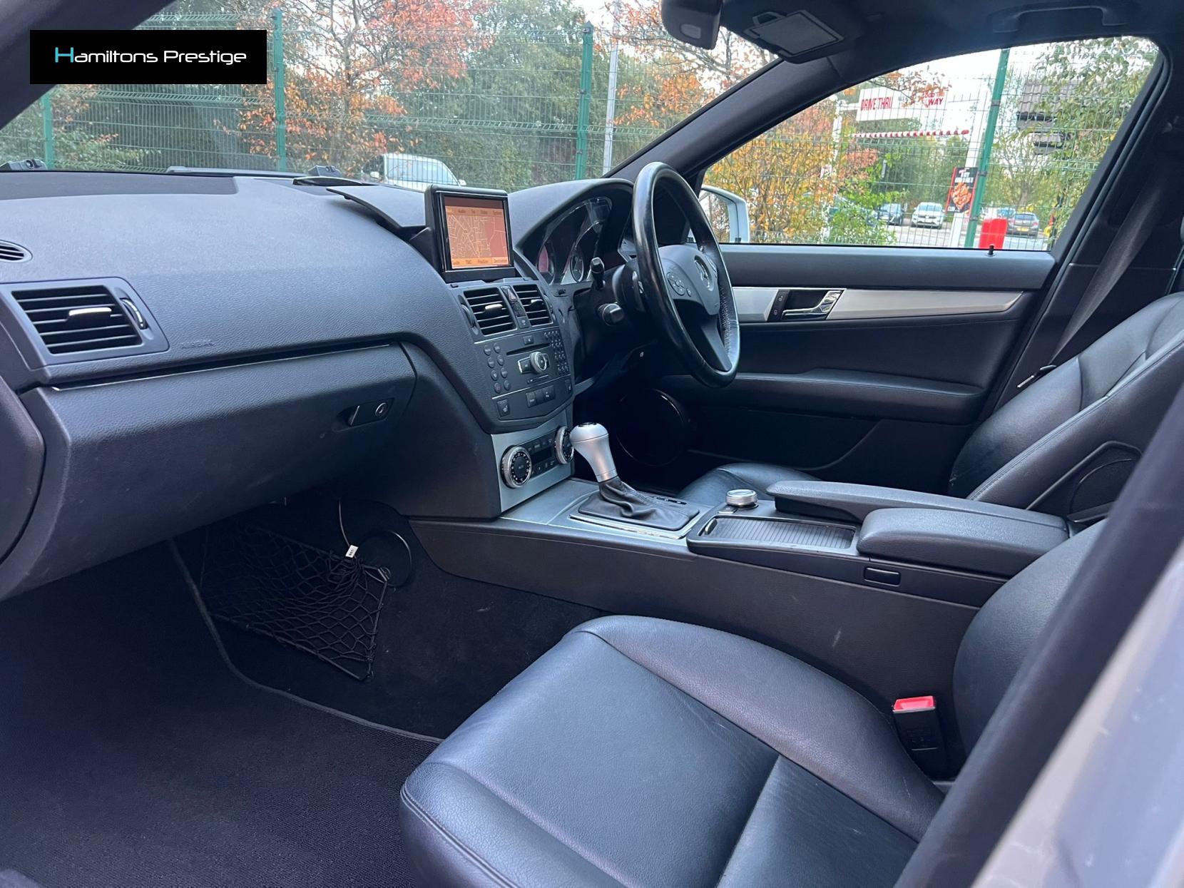 Mercedes-Benz C Class 3.0 C320 CDI V6 Sport Estate 5dr Diesel G-Tronic Euro 4 (224 ps)
