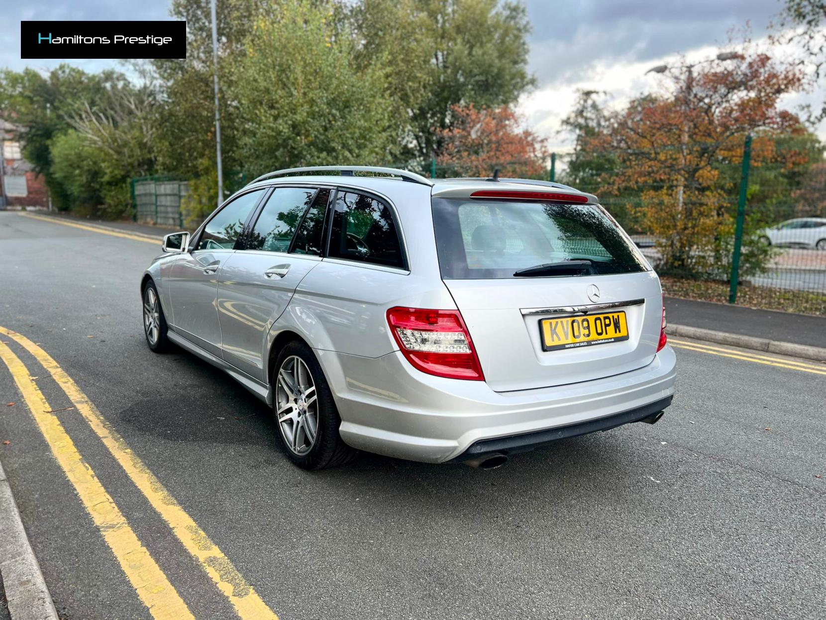 Mercedes-Benz C Class 3.0 C320 CDI V6 Sport Estate 5dr Diesel G-Tronic Euro 4 (224 ps)