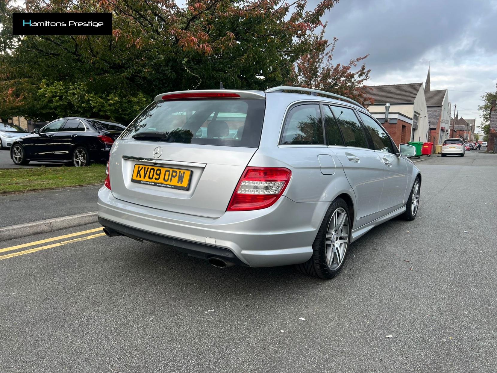 Mercedes-Benz C Class 3.0 C320 CDI V6 Sport Estate 5dr Diesel G-Tronic Euro 4 (224 ps)