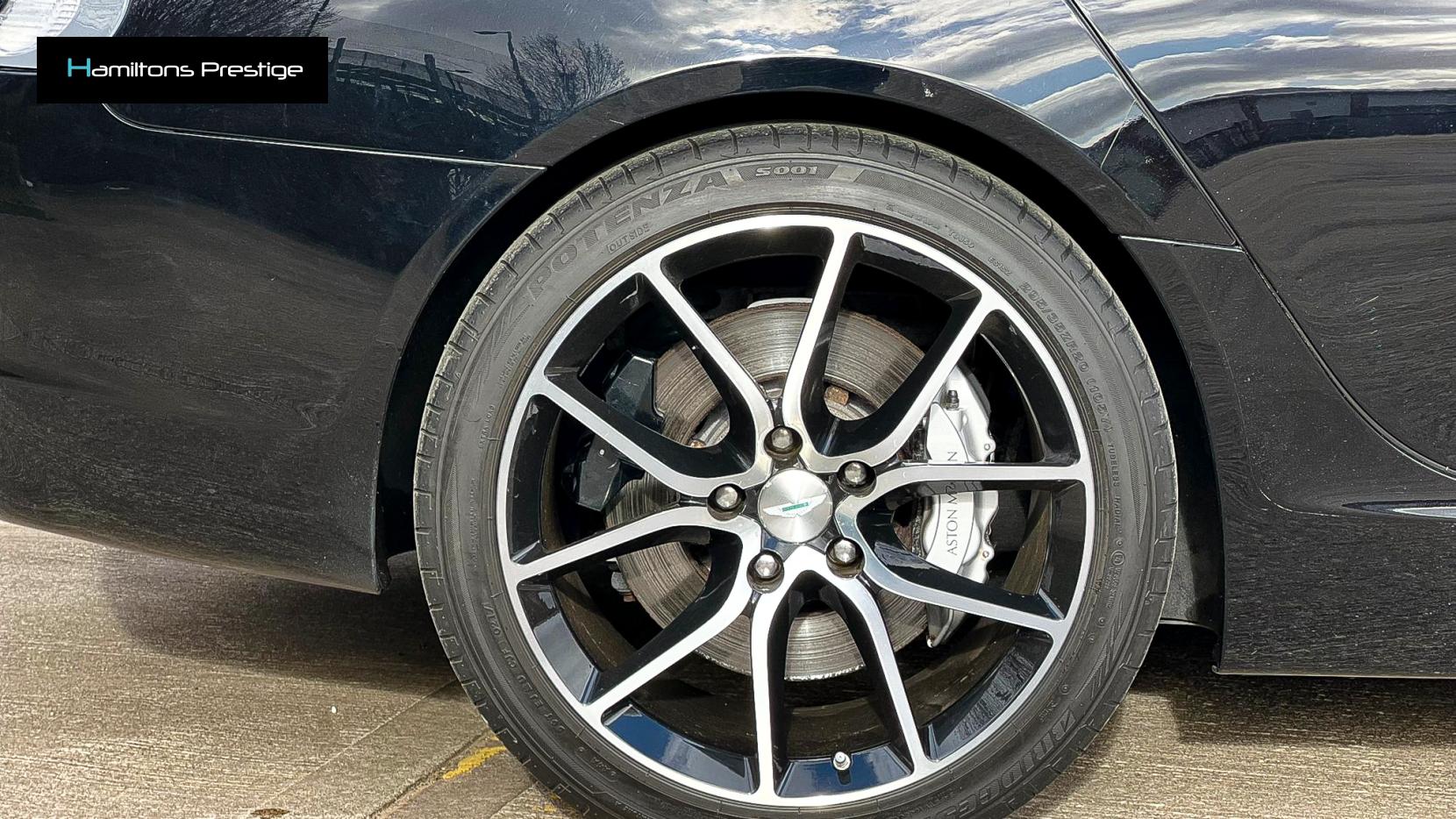 Aston Martin Rapide 6.0 V12 Saloon 4dr Petrol T-TronicII Euro 5 (470 bhp)