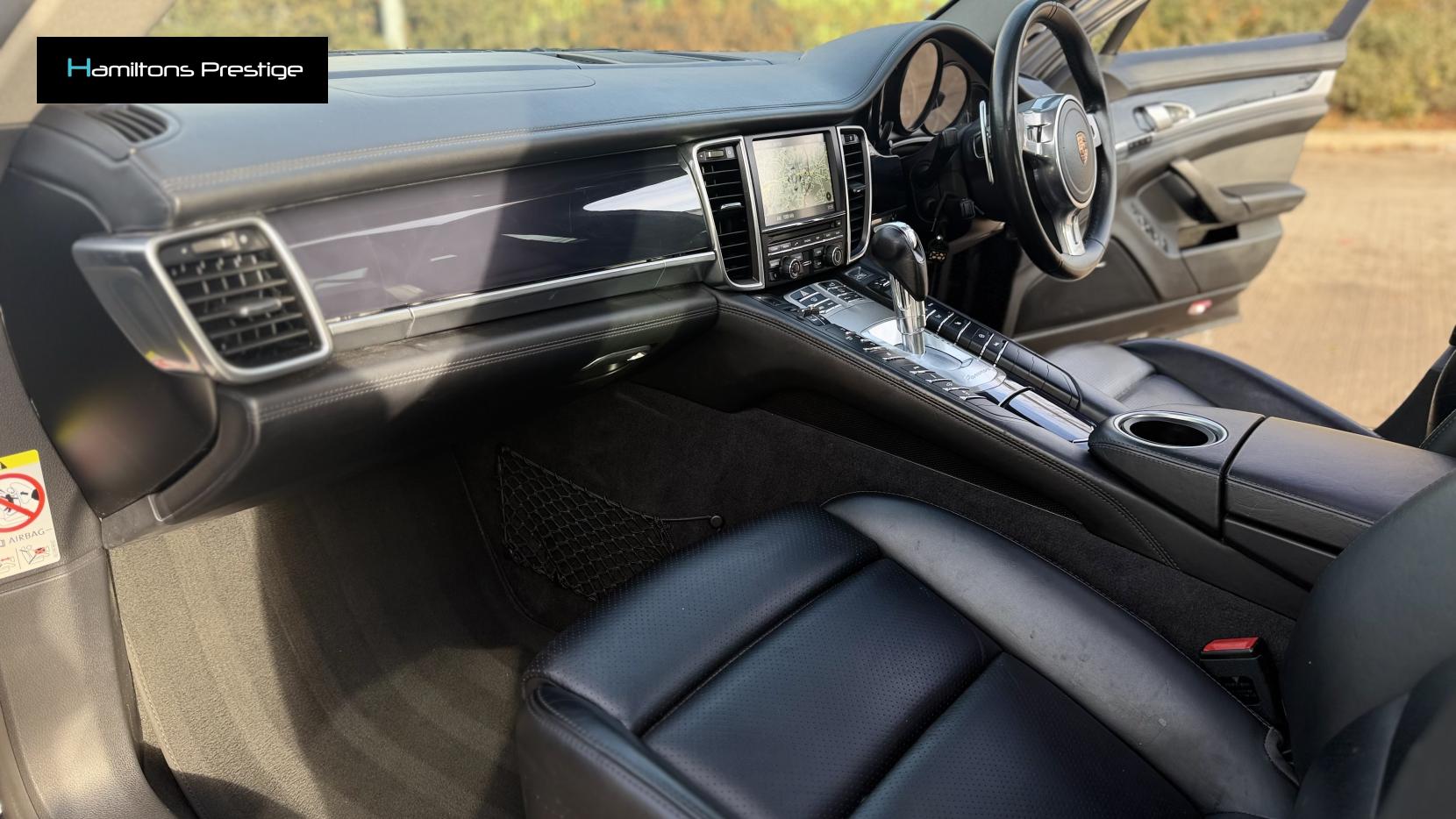 Porsche Panamera 3.0D V6 Hatchback 5dr Diesel TiptronicS Euro 5 (s/s) (300 ps)