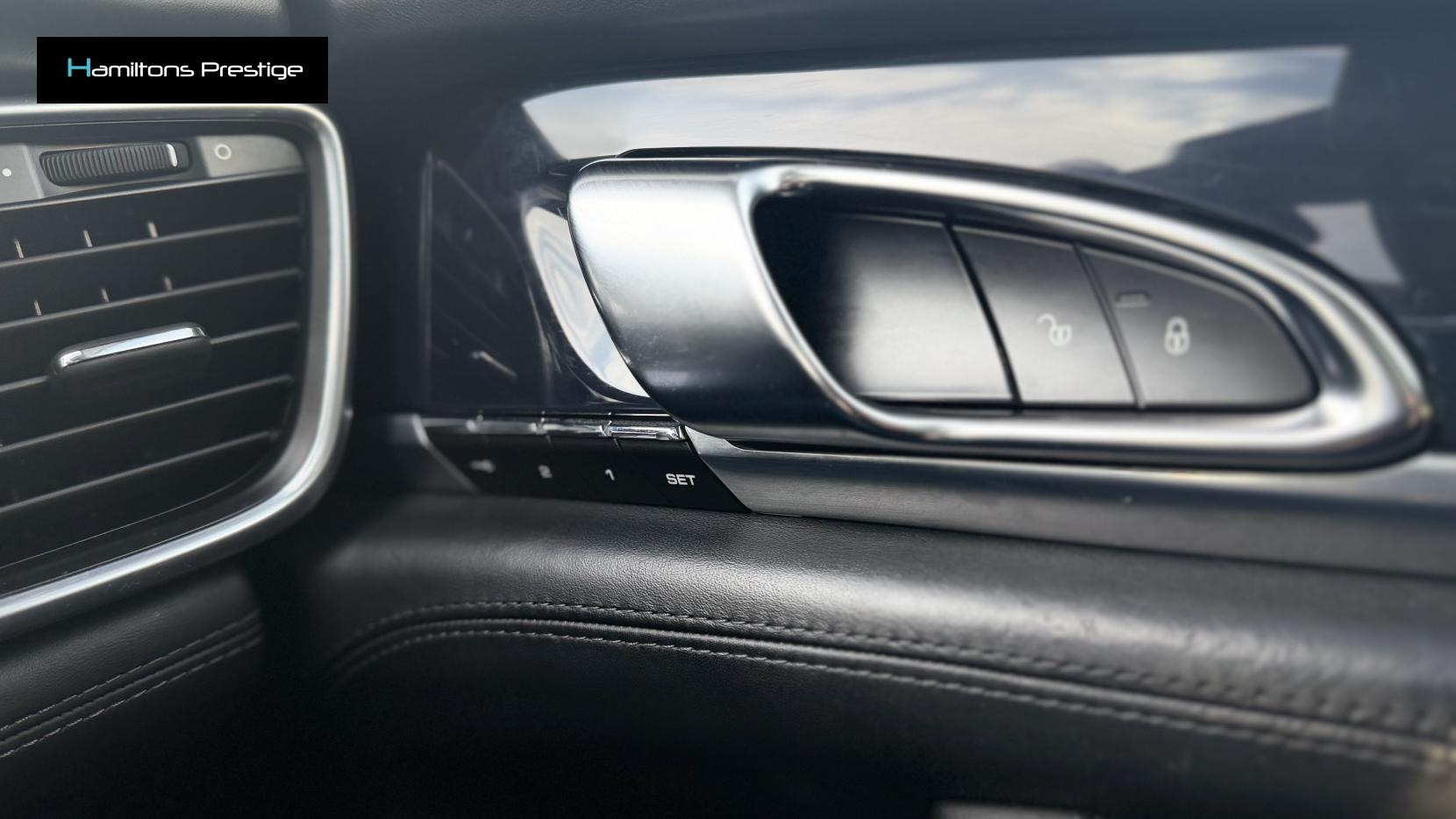 Porsche Panamera 3.0D V6 Hatchback 5dr Diesel TiptronicS Euro 5 (s/s) (300 ps)