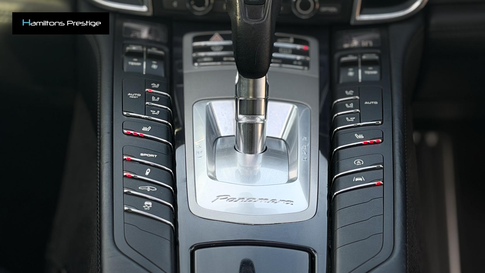 Porsche Panamera 3.0D V6 Hatchback 5dr Diesel TiptronicS Euro 5 (s/s) (300 ps)