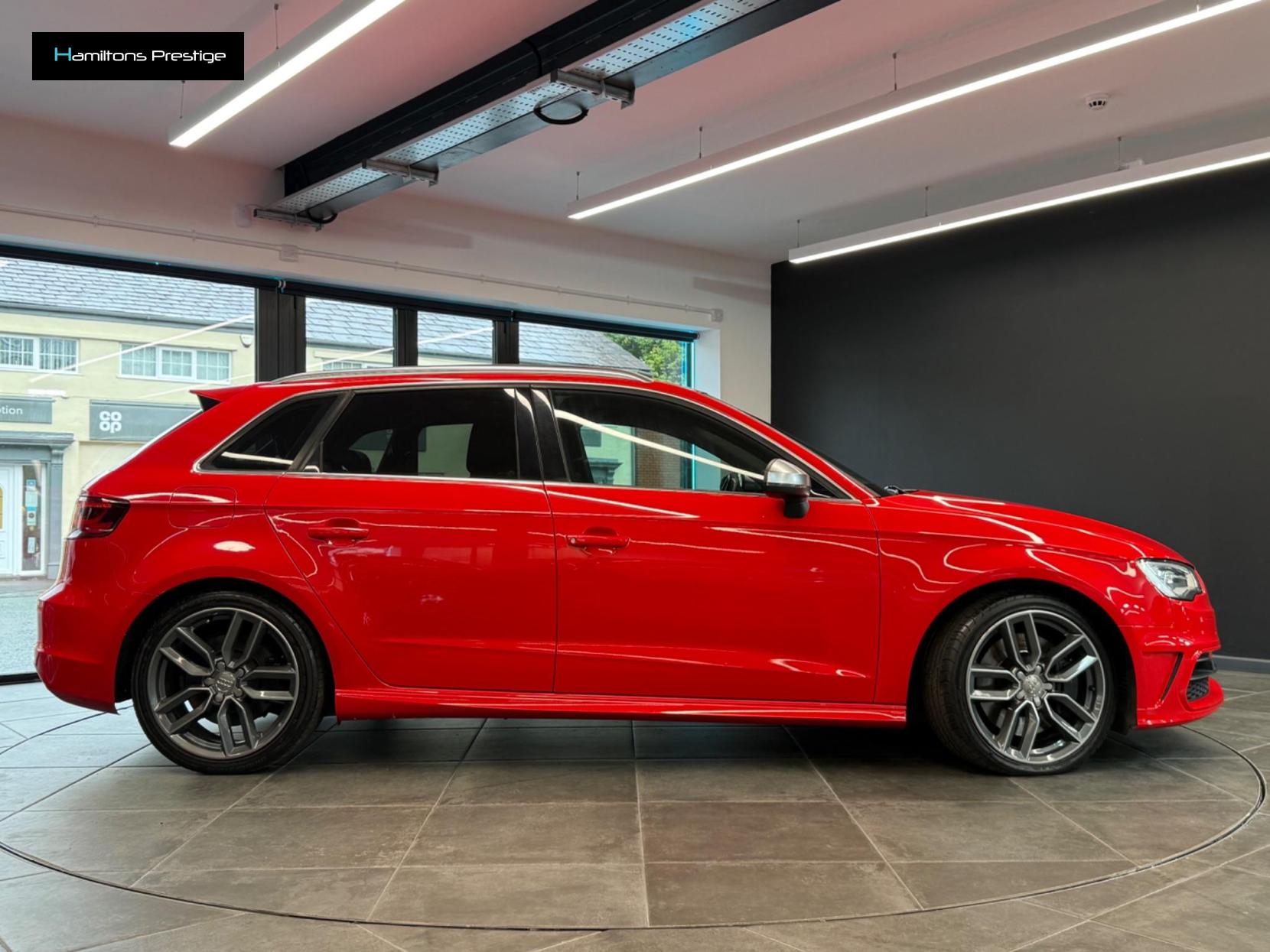 Audi S3 2.0 TFSI Sportback quattro Euro 6 (s/s) 5dr (Nav)