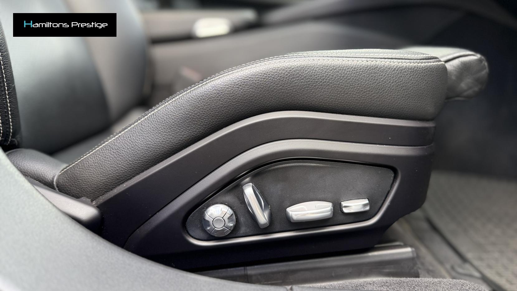 Porsche Panamera 2.9 V6 E-Hybrid 14kWh 4 10 Years Edition Saloon 5dr Petrol Plug-in Hybrid PDK 4WD Euro 6 (s/s) (462 ps)