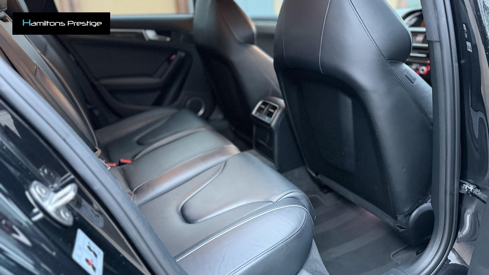 Audi RS4 Avant 4.2 FSI V8 Estate 5dr Petrol S Tronic quattro Euro 5 (450 ps)