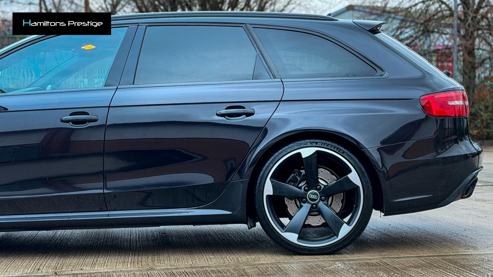 Audi RS4 Avant 4.2 FSI V8 Estate 5dr Petrol S Tronic quattro Euro 5 (450 ps)