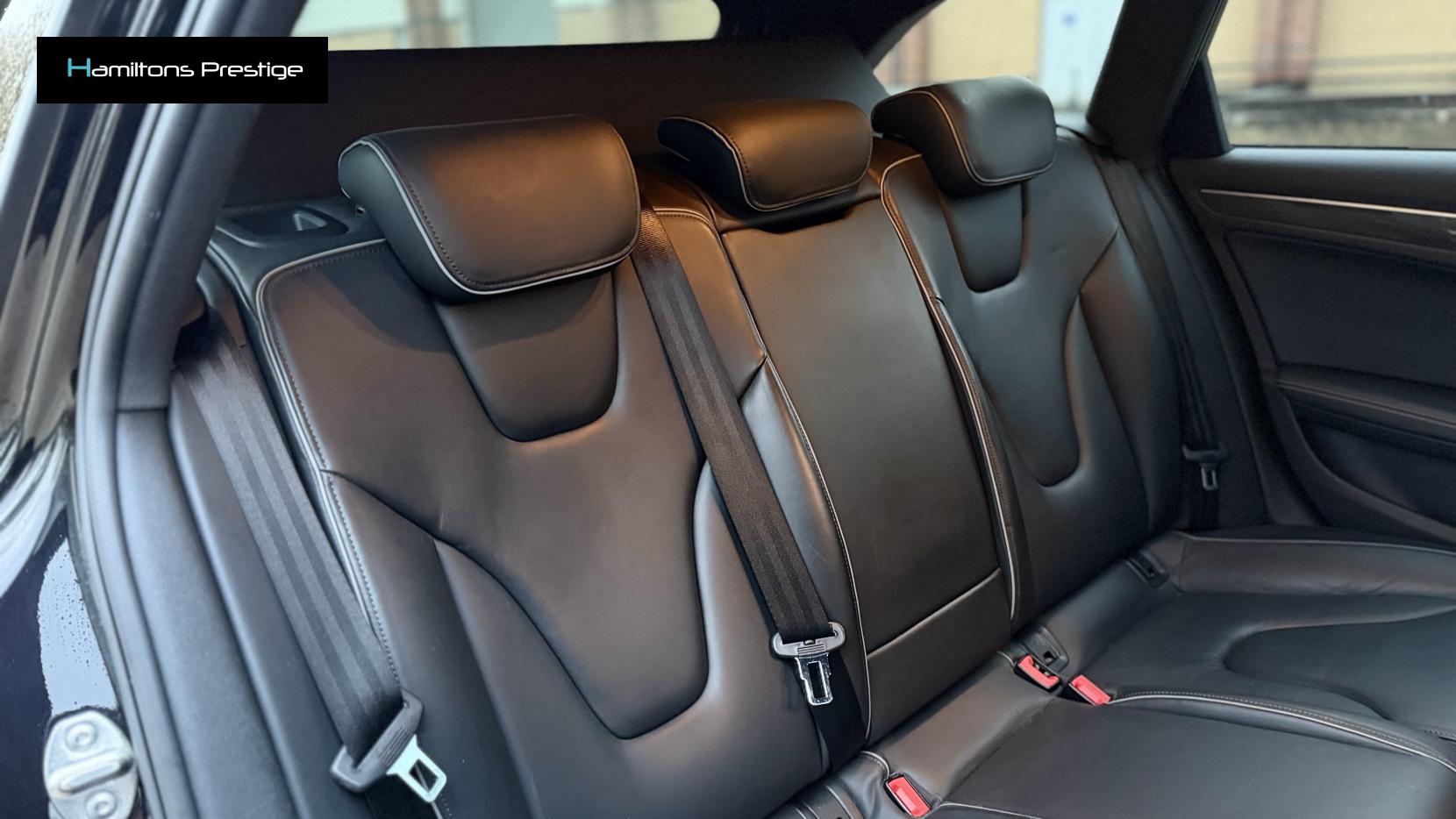 Audi RS4 Avant 4.2 FSI V8 Estate 5dr Petrol S Tronic quattro Euro 5 (450 ps)