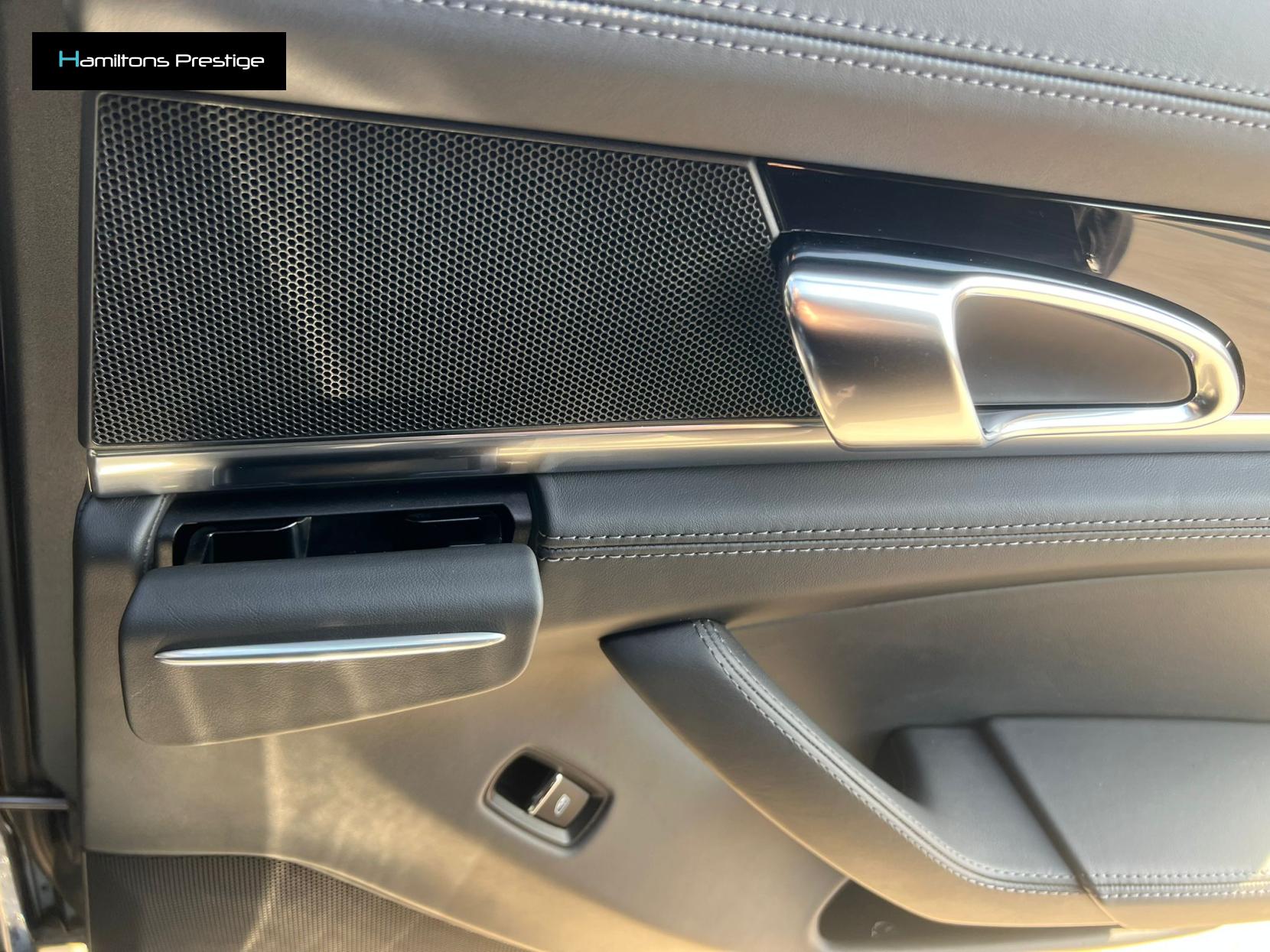 Porsche Panamera 3.0D V6 Hatchback 5dr Diesel TiptronicS Euro 5 (s/s) (300 ps)