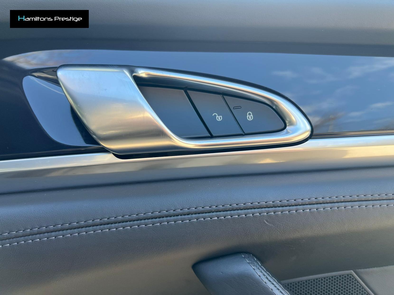 Porsche Panamera 3.0D V6 Hatchback 5dr Diesel TiptronicS Euro 5 (s/s) (300 ps)