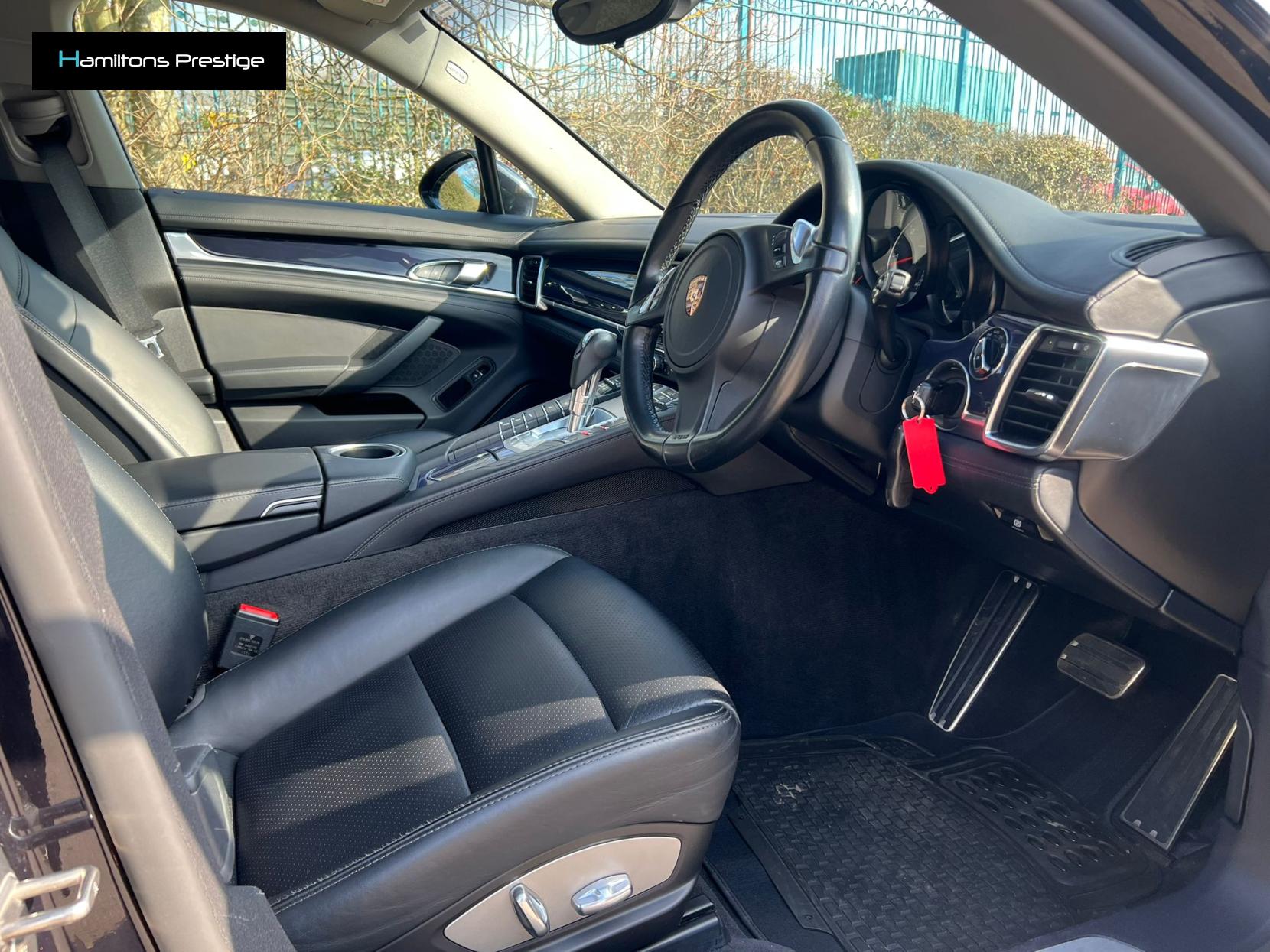 Porsche Panamera 3.0D V6 Hatchback 5dr Diesel TiptronicS Euro 5 (s/s) (300 ps)