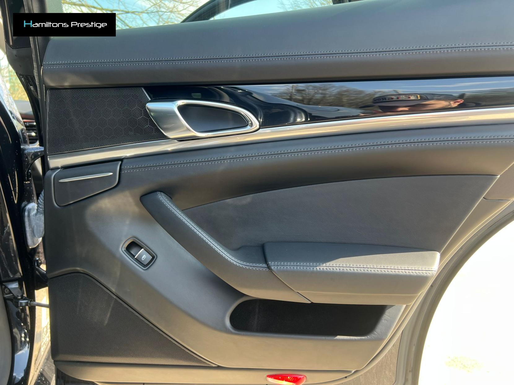 Porsche Panamera 3.0D V6 Hatchback 5dr Diesel TiptronicS Euro 5 (s/s) (300 ps)