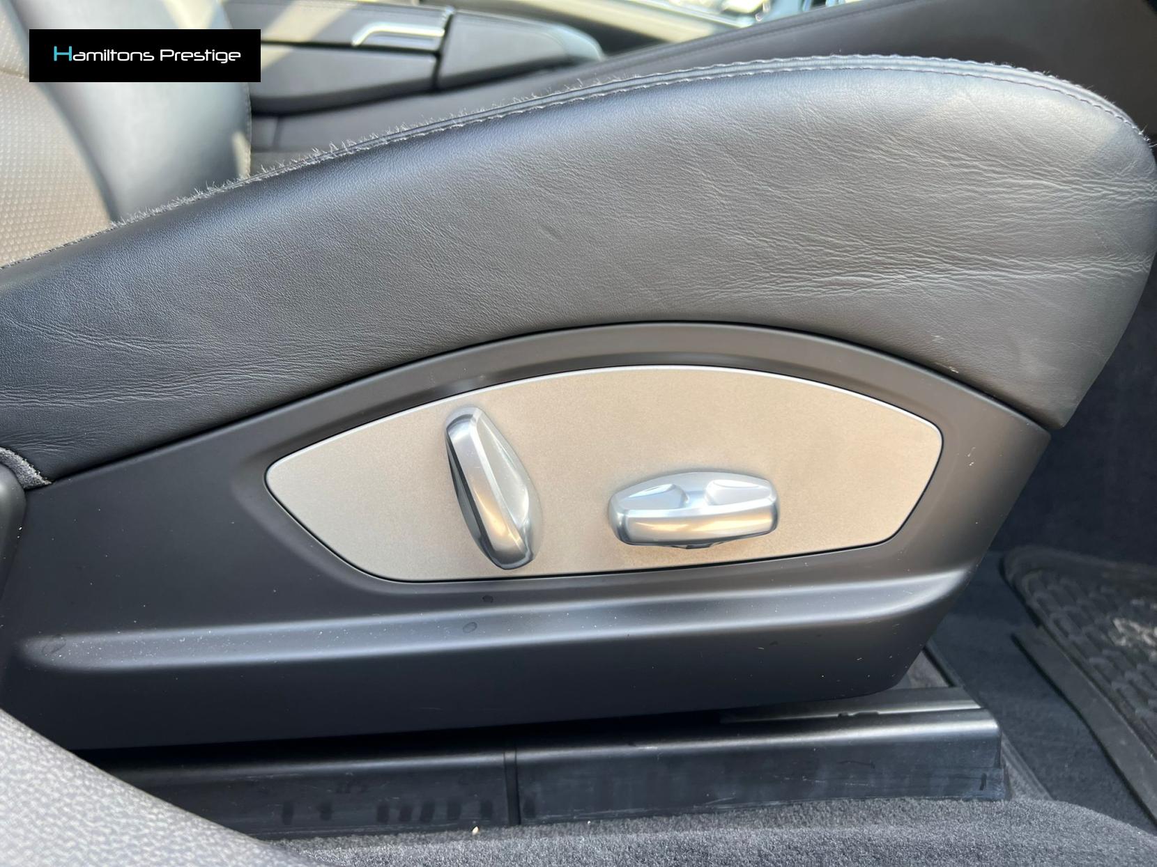 Porsche Panamera 3.0D V6 Hatchback 5dr Diesel TiptronicS Euro 5 (s/s) (300 ps)