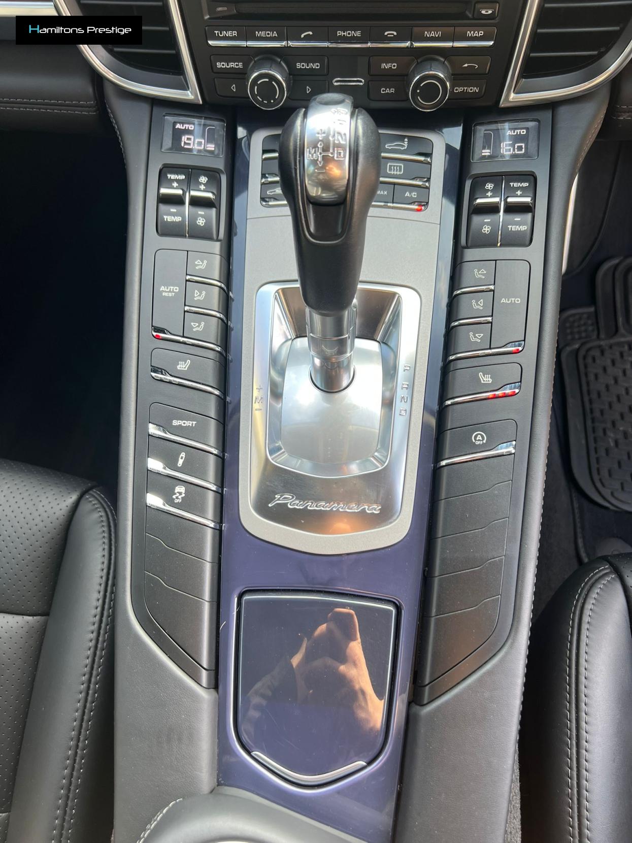 Porsche Panamera 3.0D V6 Hatchback 5dr Diesel TiptronicS Euro 5 (s/s) (300 ps)