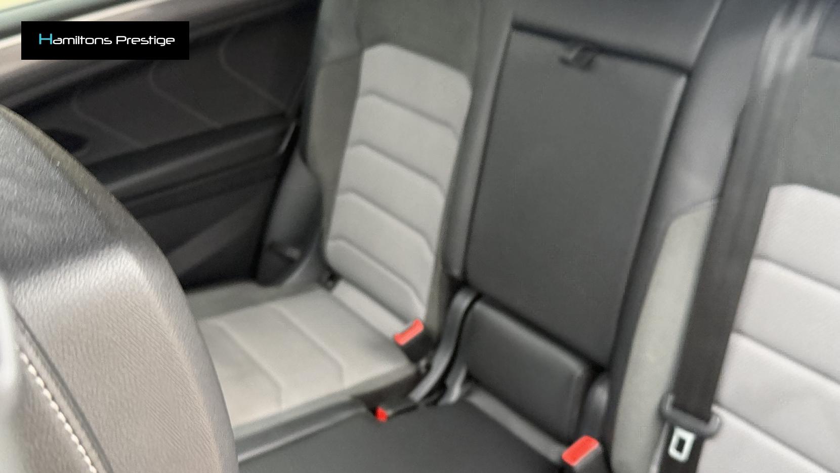 Volkswagen Tiguan Allspace 2.0 TDI R-Line SUV 5dr Diesel DSG 4Motion Euro 6 (s/s) (190 ps)